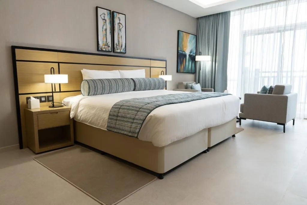 Studio King Size Bed