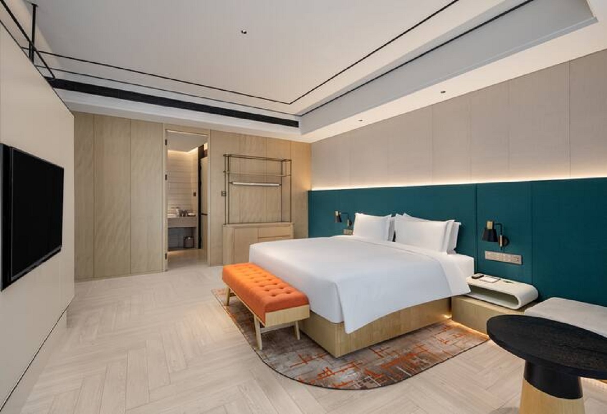 Suite Deluxe King Bed