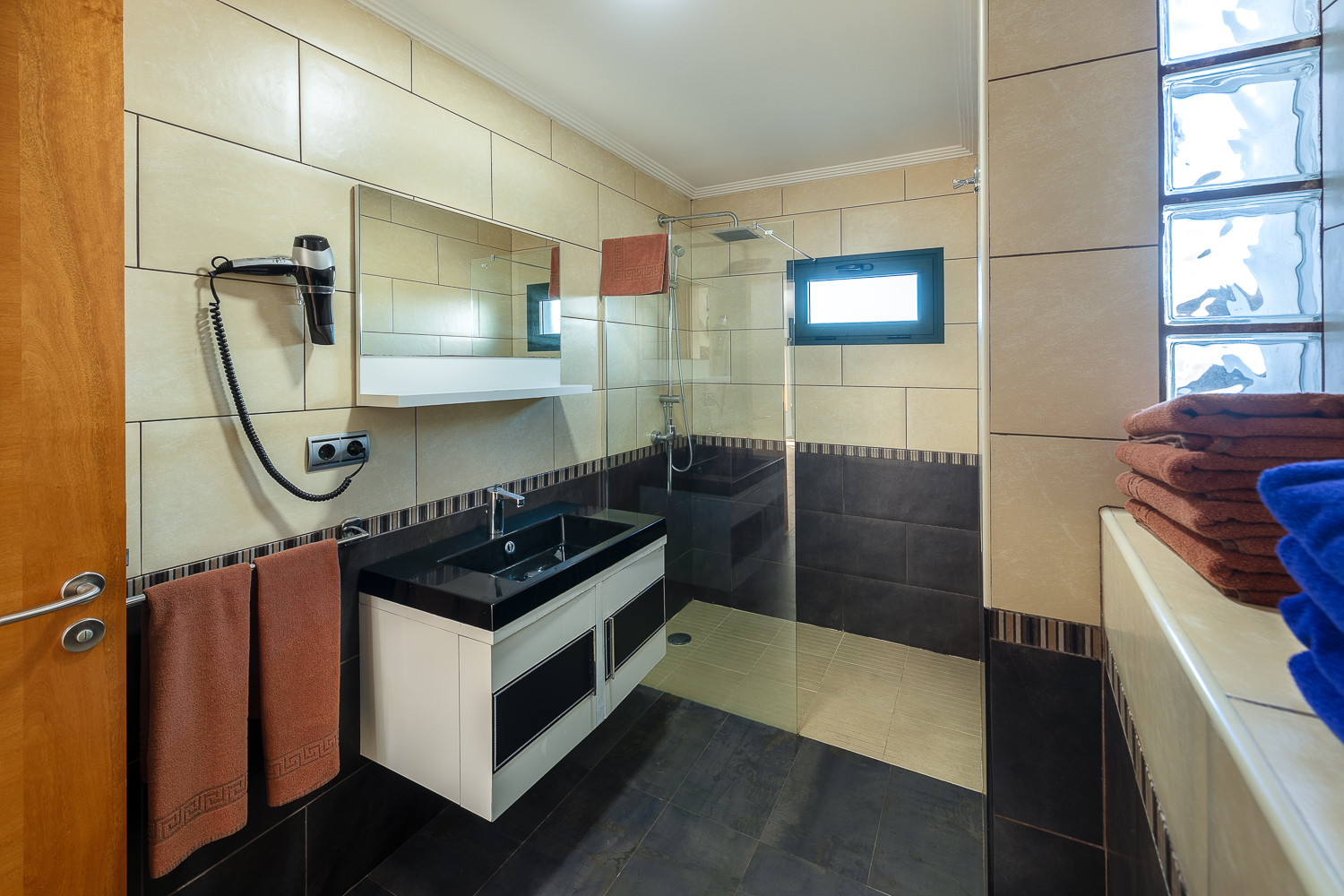 Villa Capacity 6 Three Bedroom