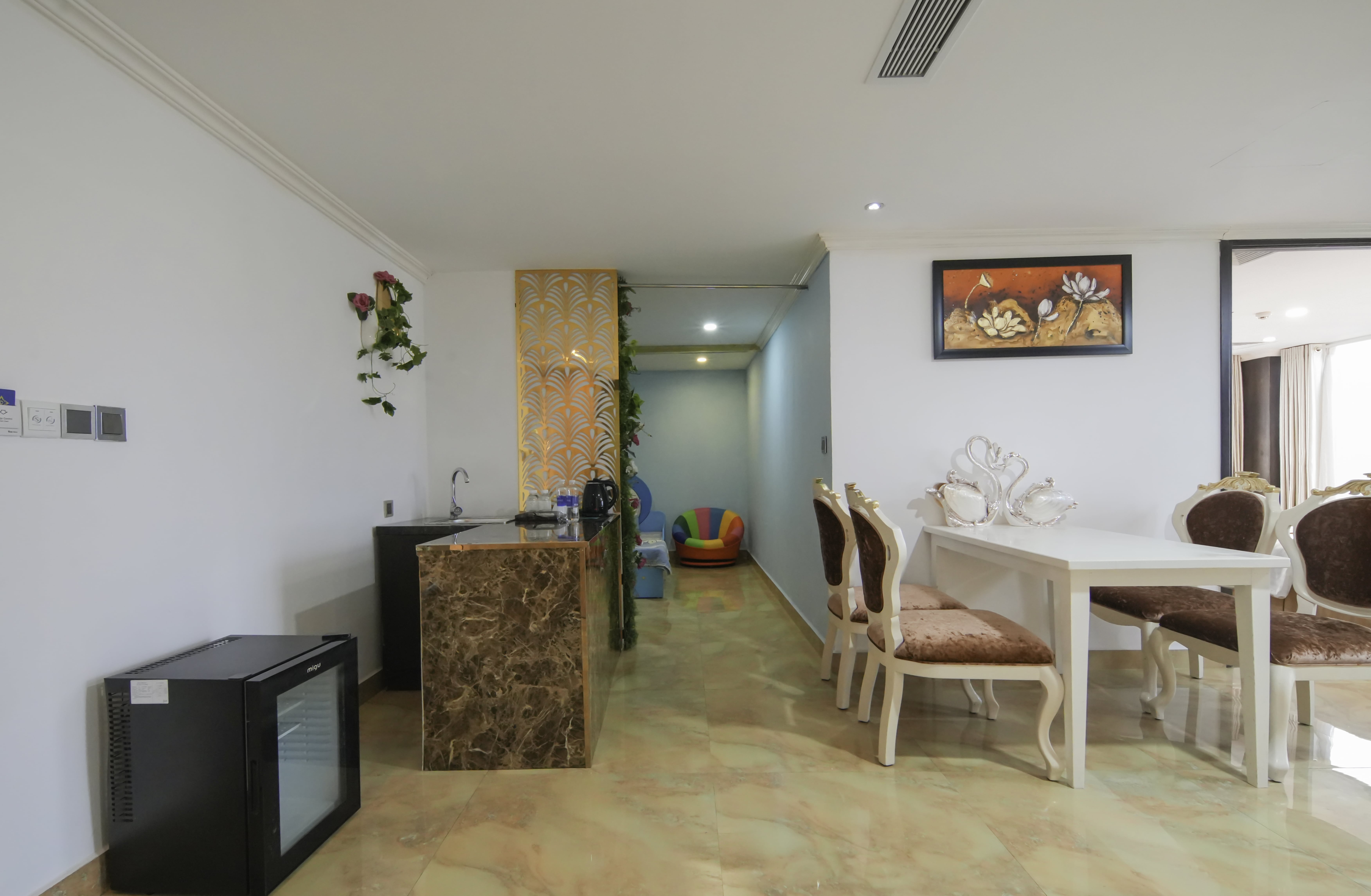 Family Room Penthouse with Views