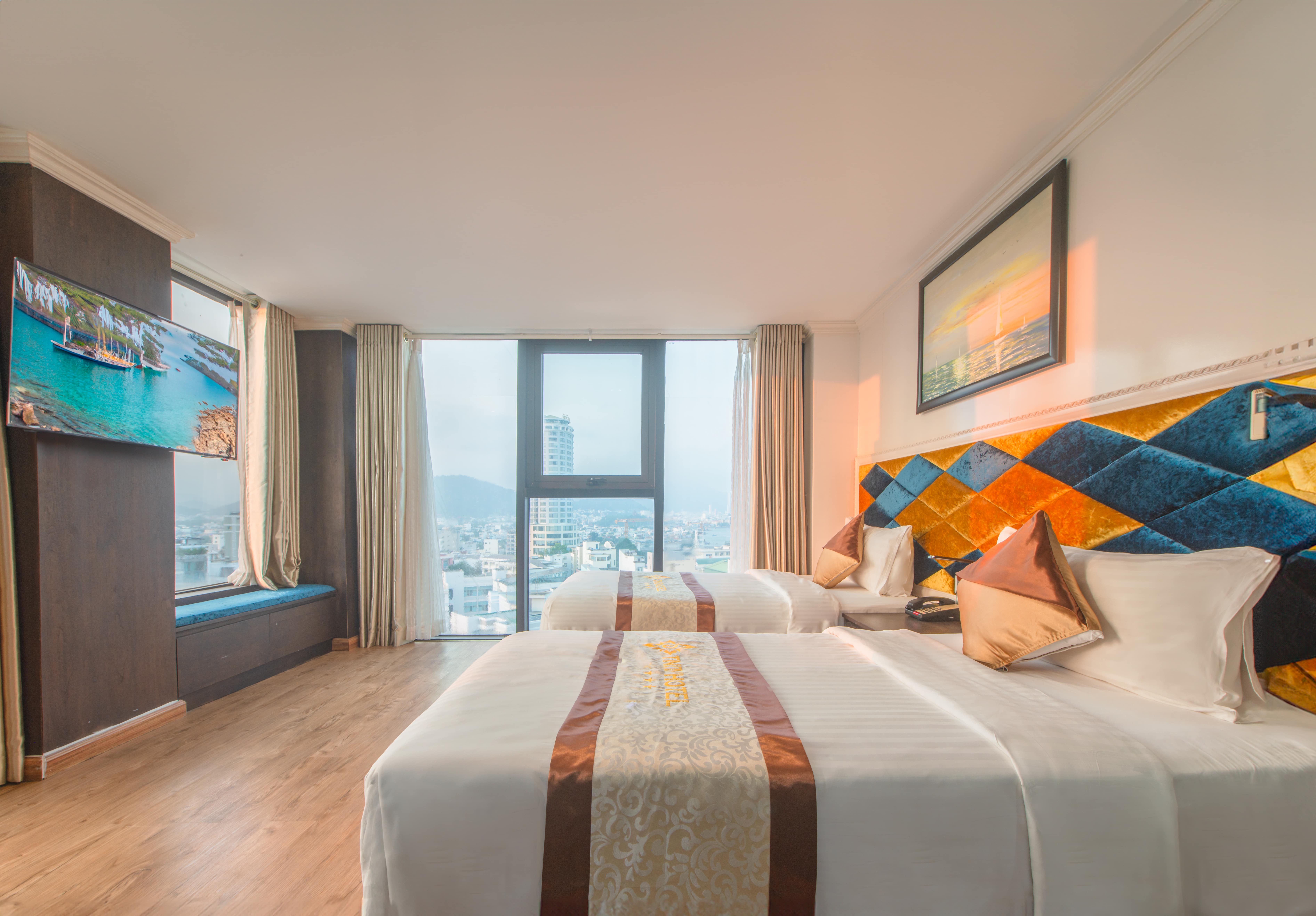 Family Room Penthouse with Views