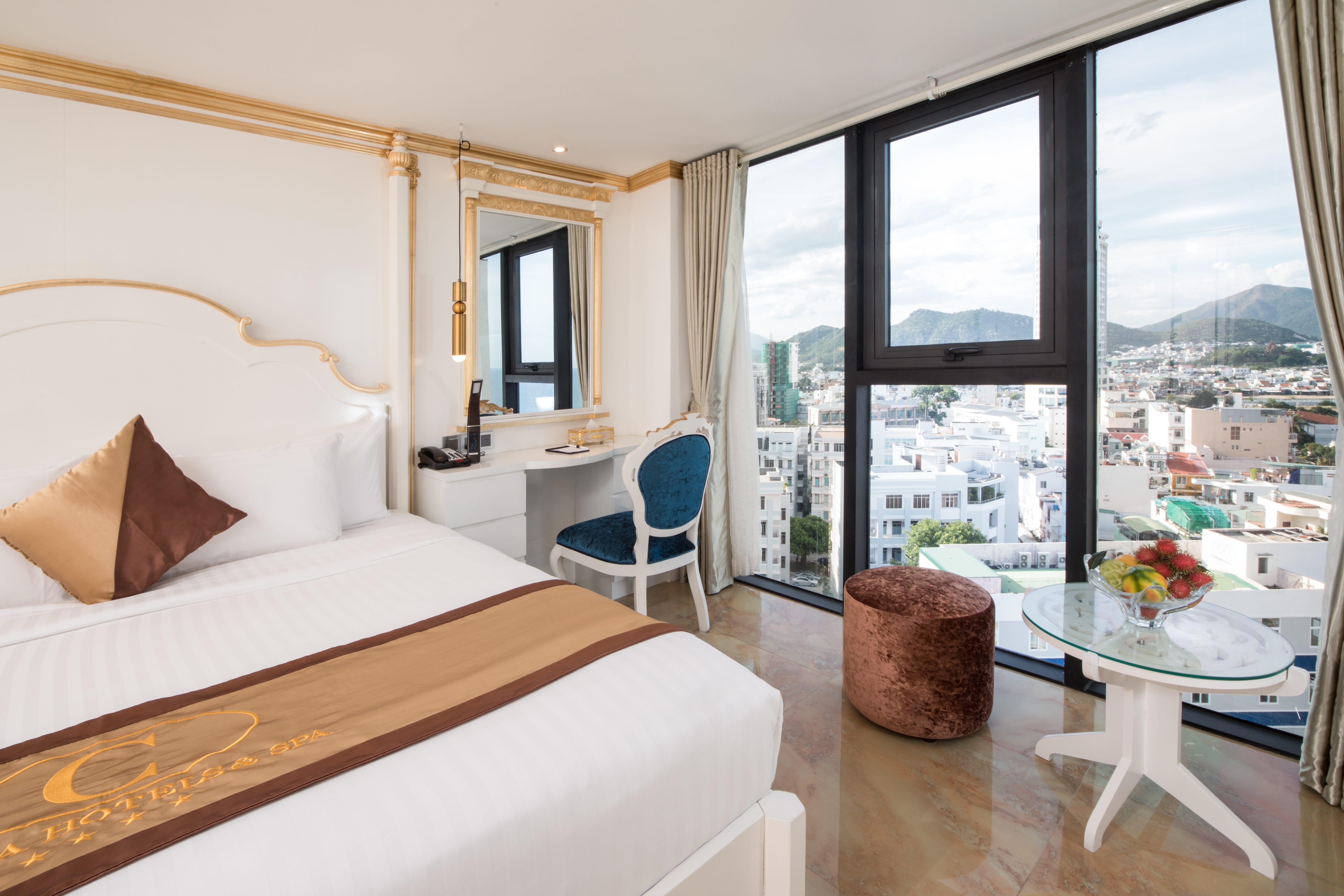 Family Room Penthouse with Views