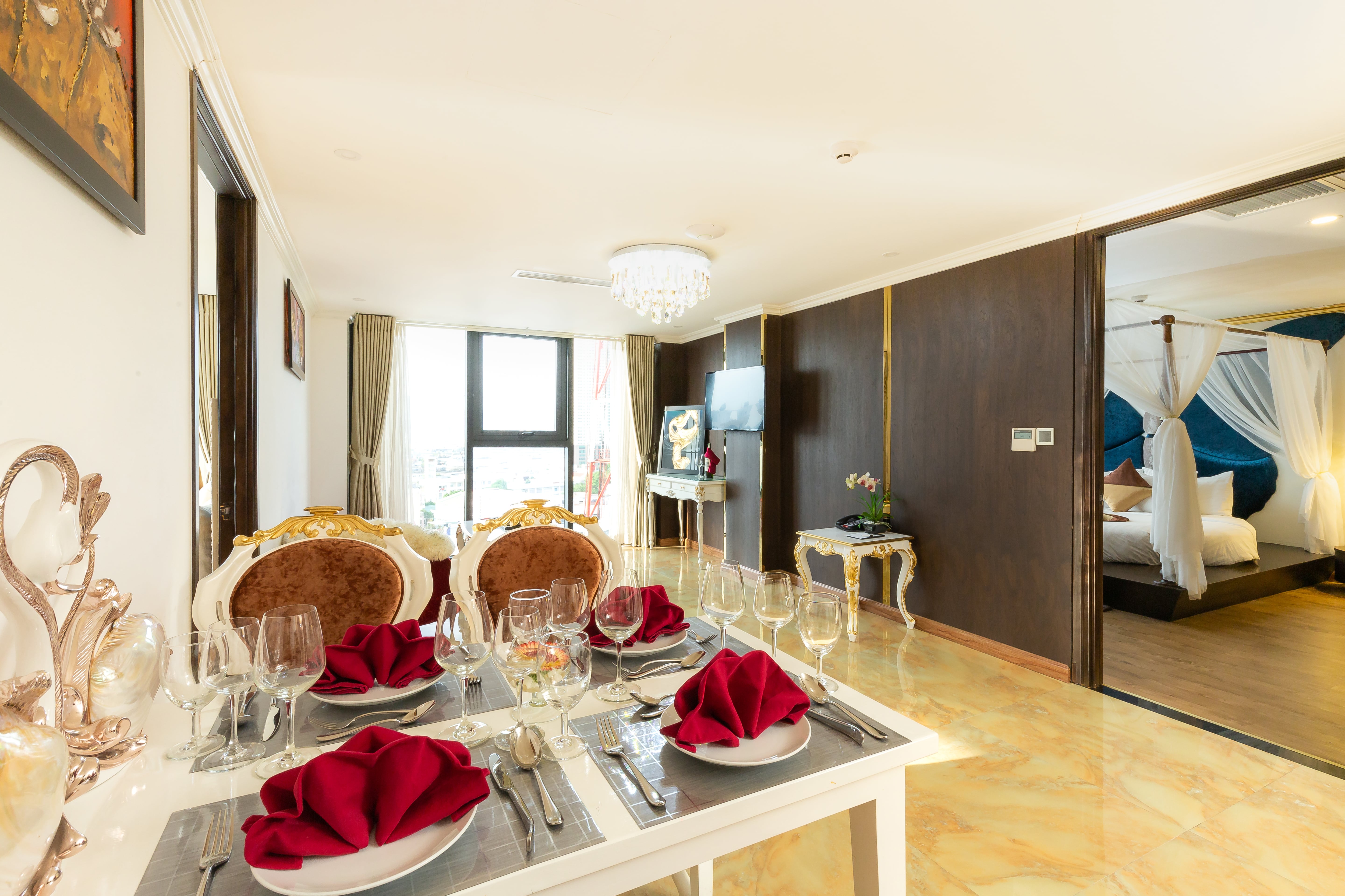 Family Room Penthouse with Views