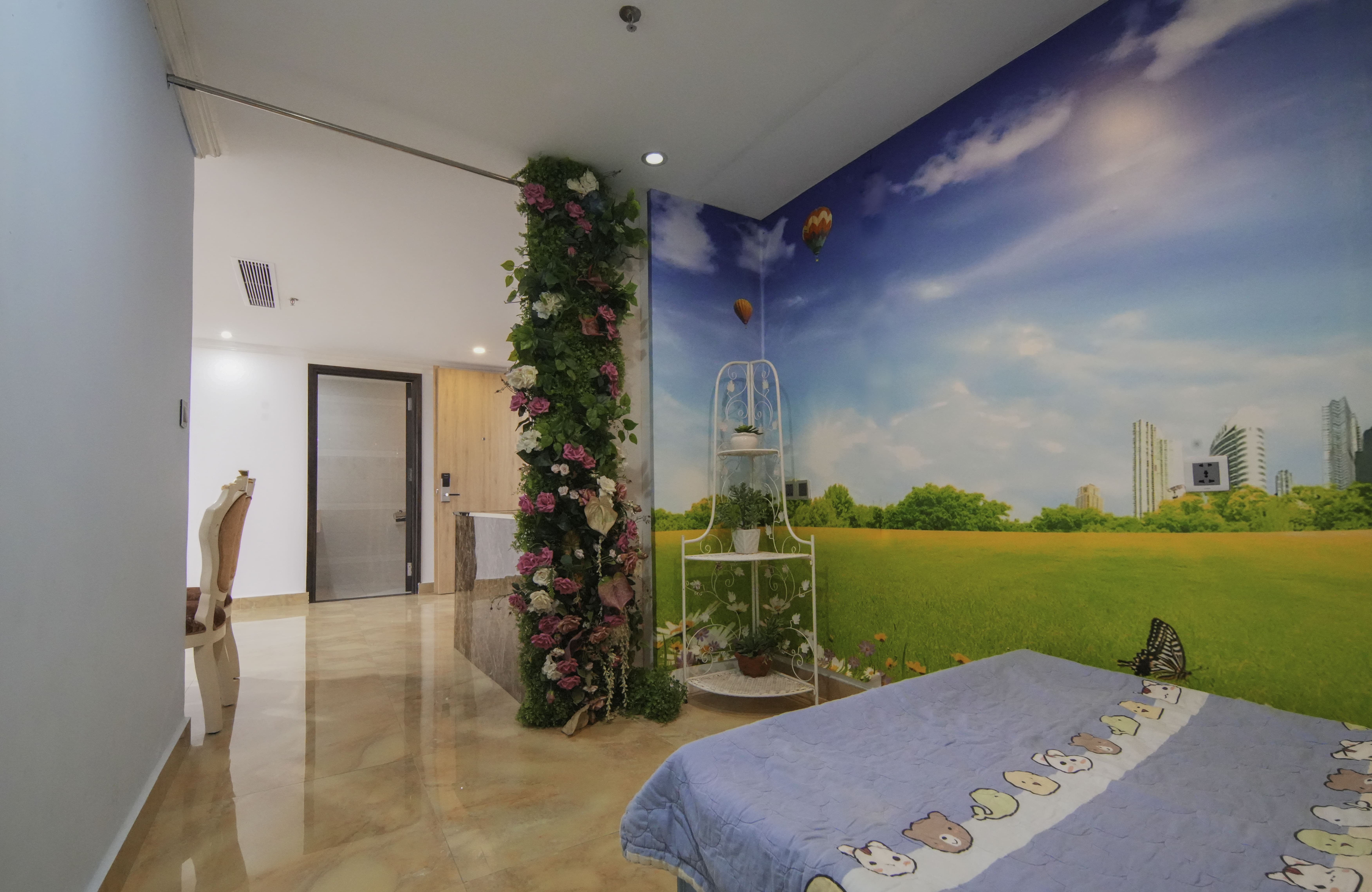 Family Room Penthouse with Views