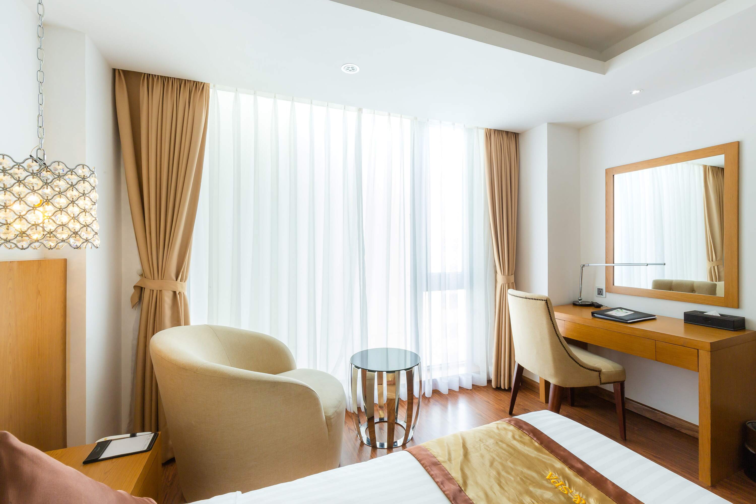 Double or Twin Deluxe Queen Bed