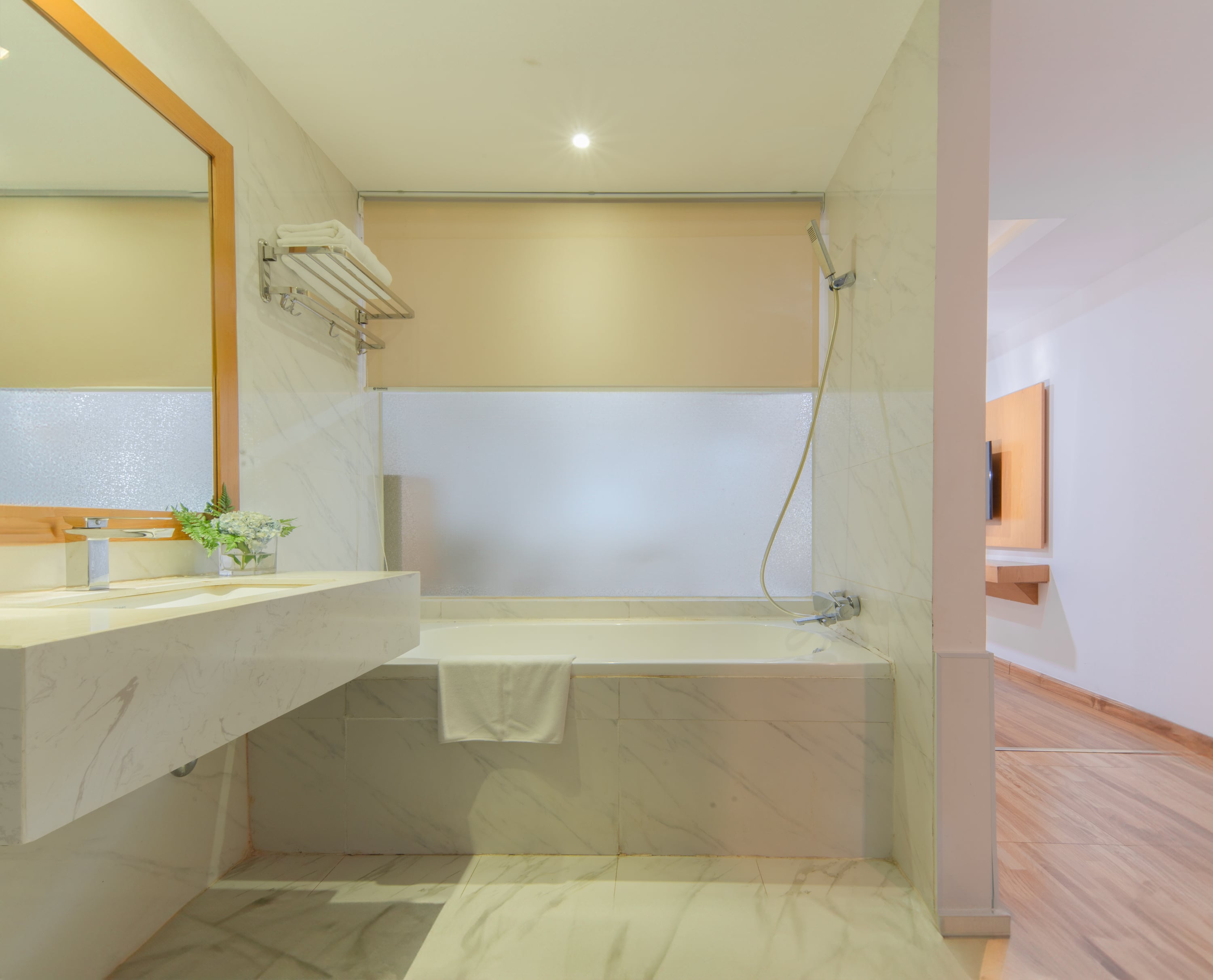 Double or Twin Deluxe Queen Bed