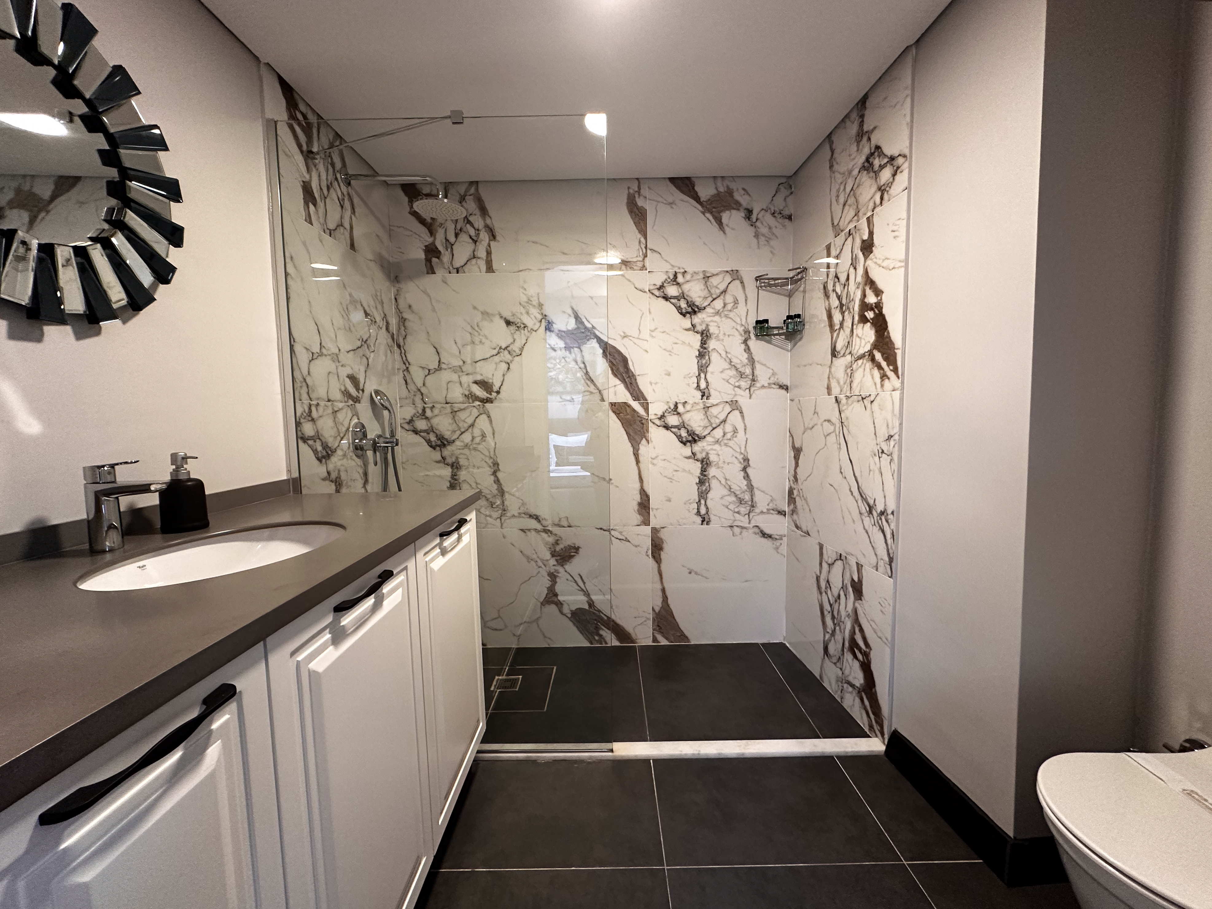 Suite Deluxe King Bed