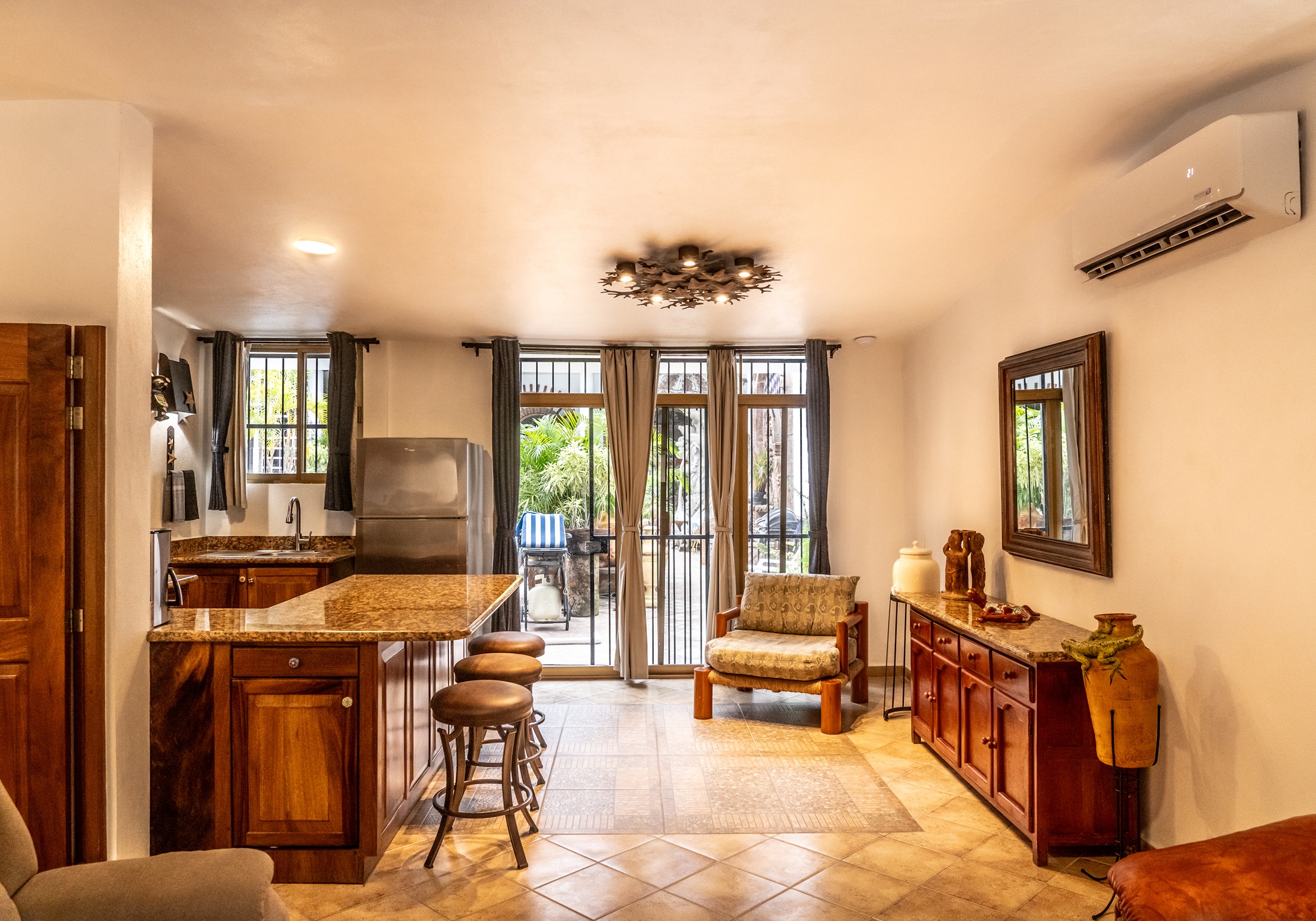 Suite Deluxe Pool View