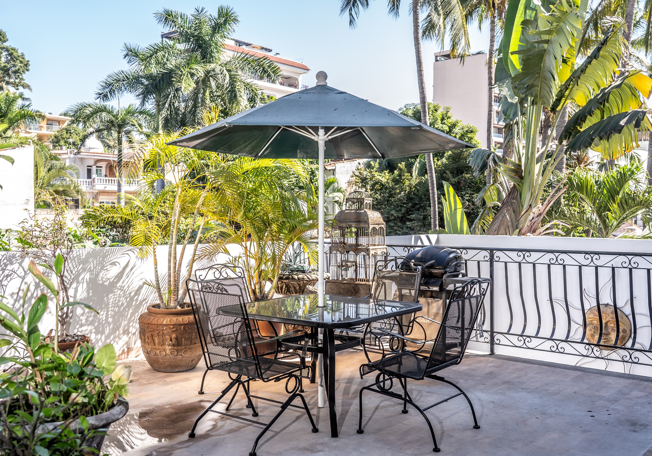 Apartment King Size Bed