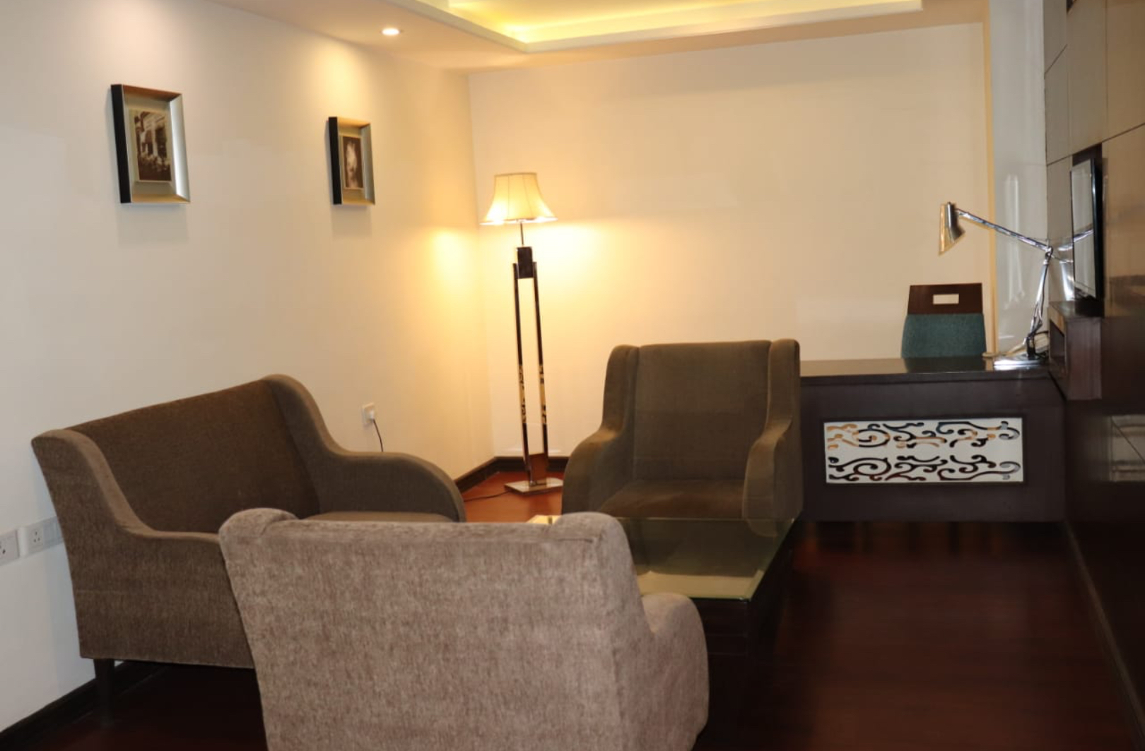 Family Room Superior King Bed