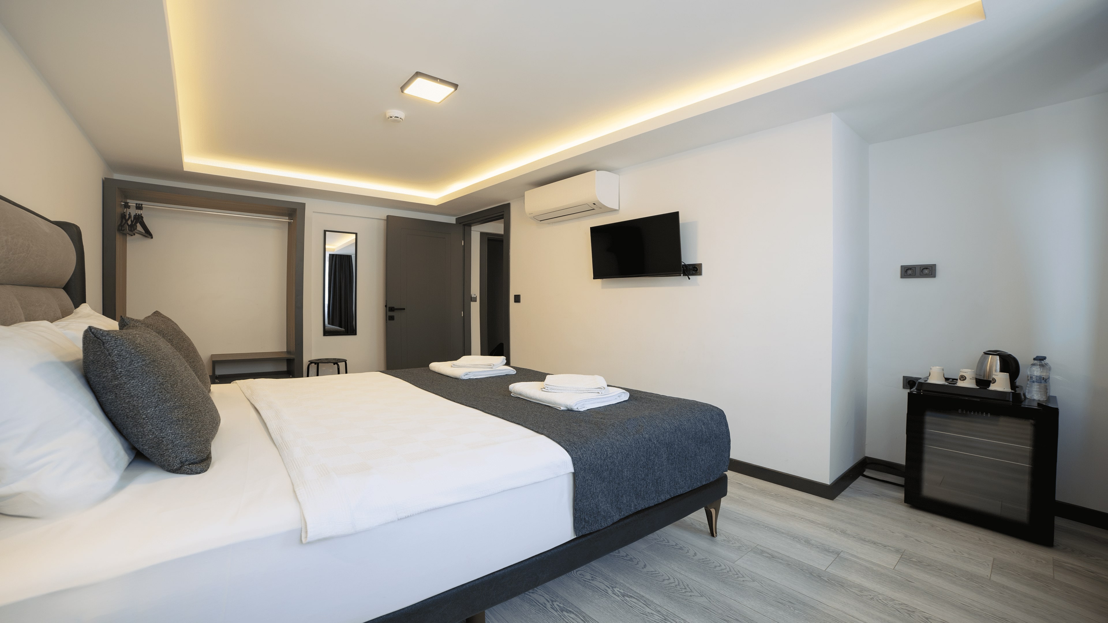 Room Two Double Beds