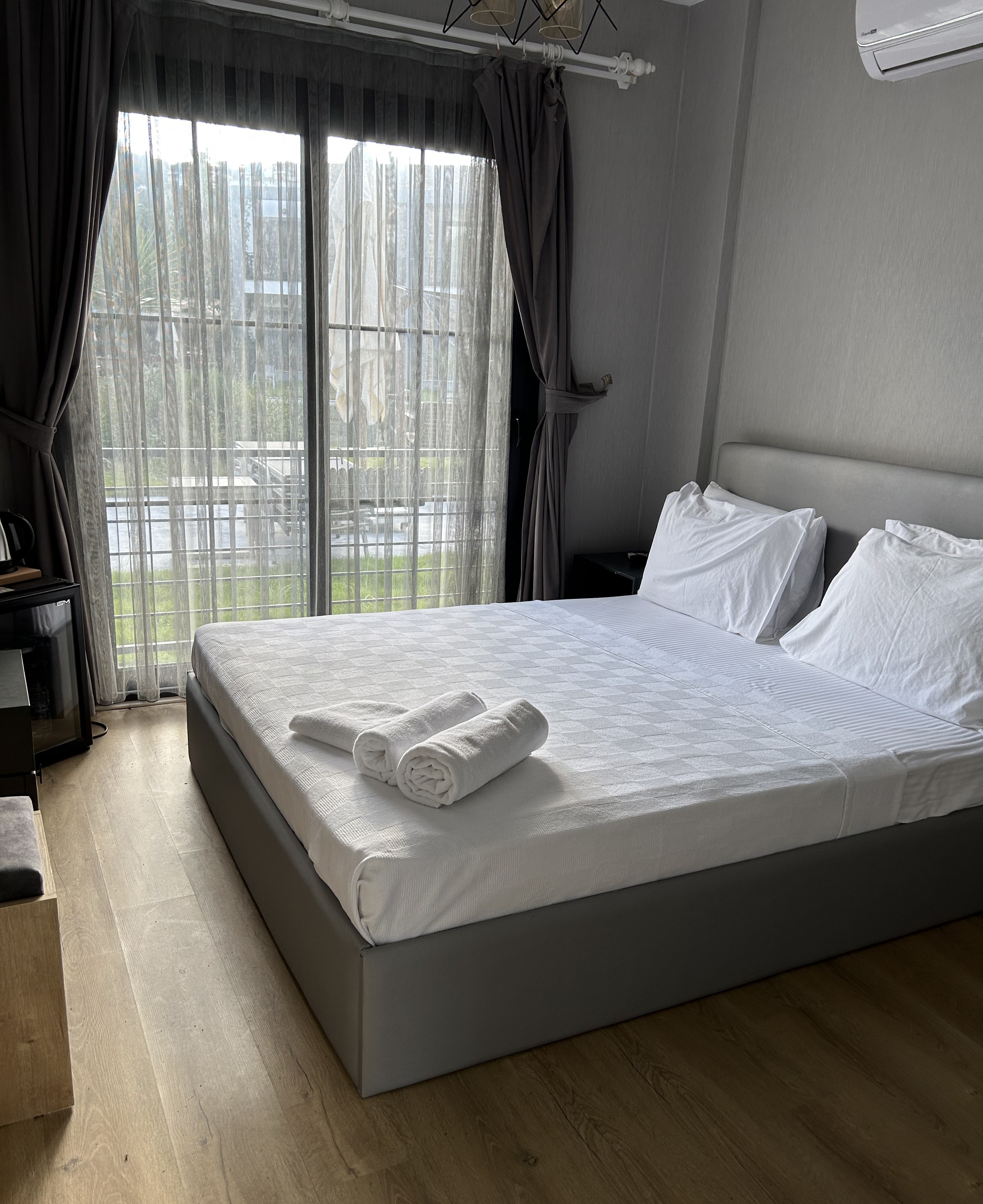 Room Accessible-queen Size Bed