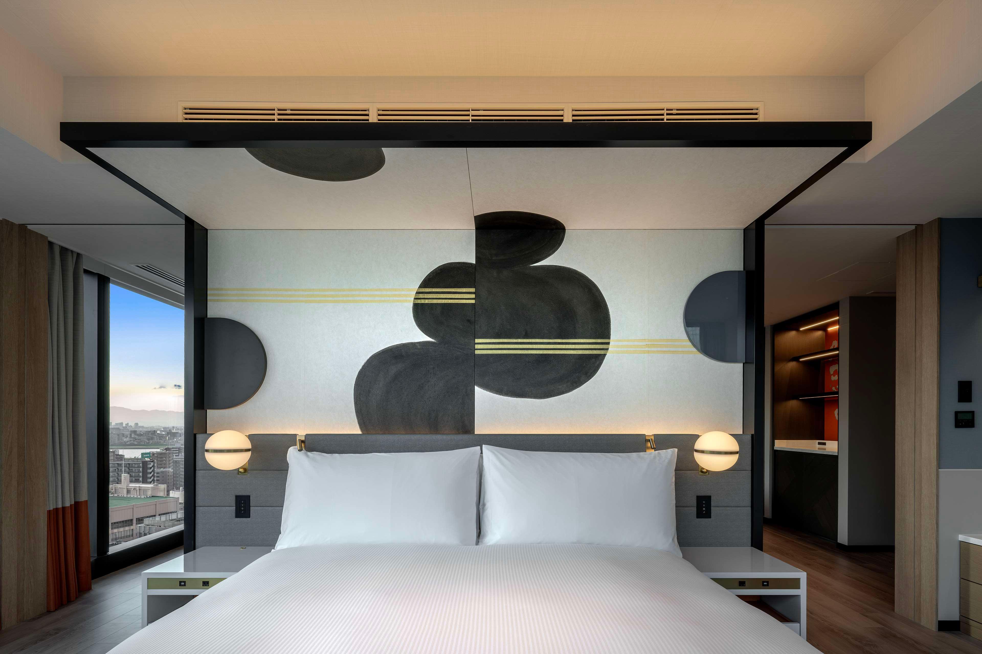 Suite Deluxe King Bed