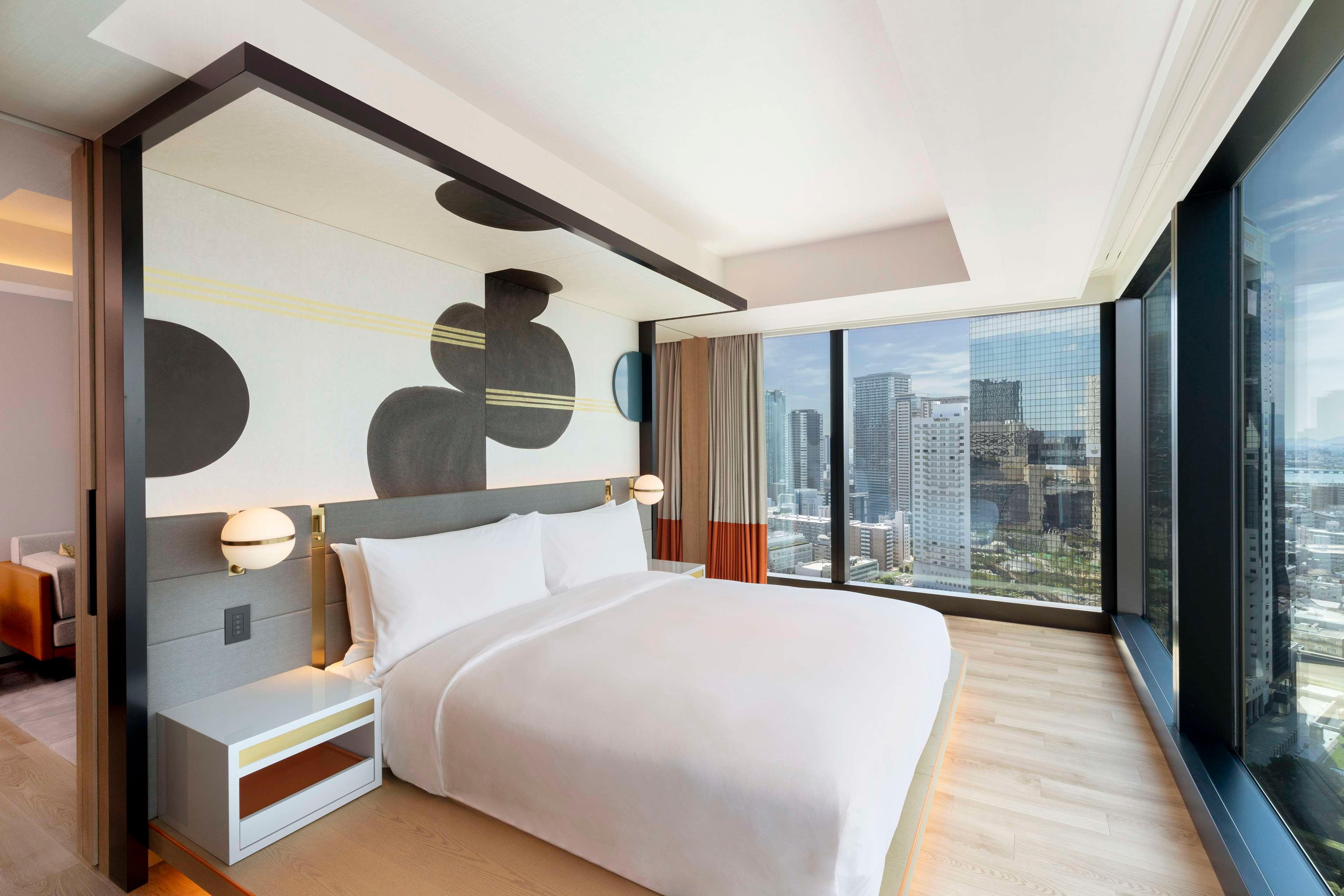 Suite Deluxe King Bed