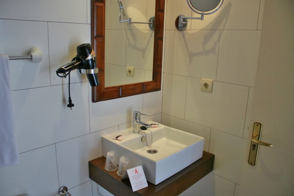 Double or Twin Mountain View