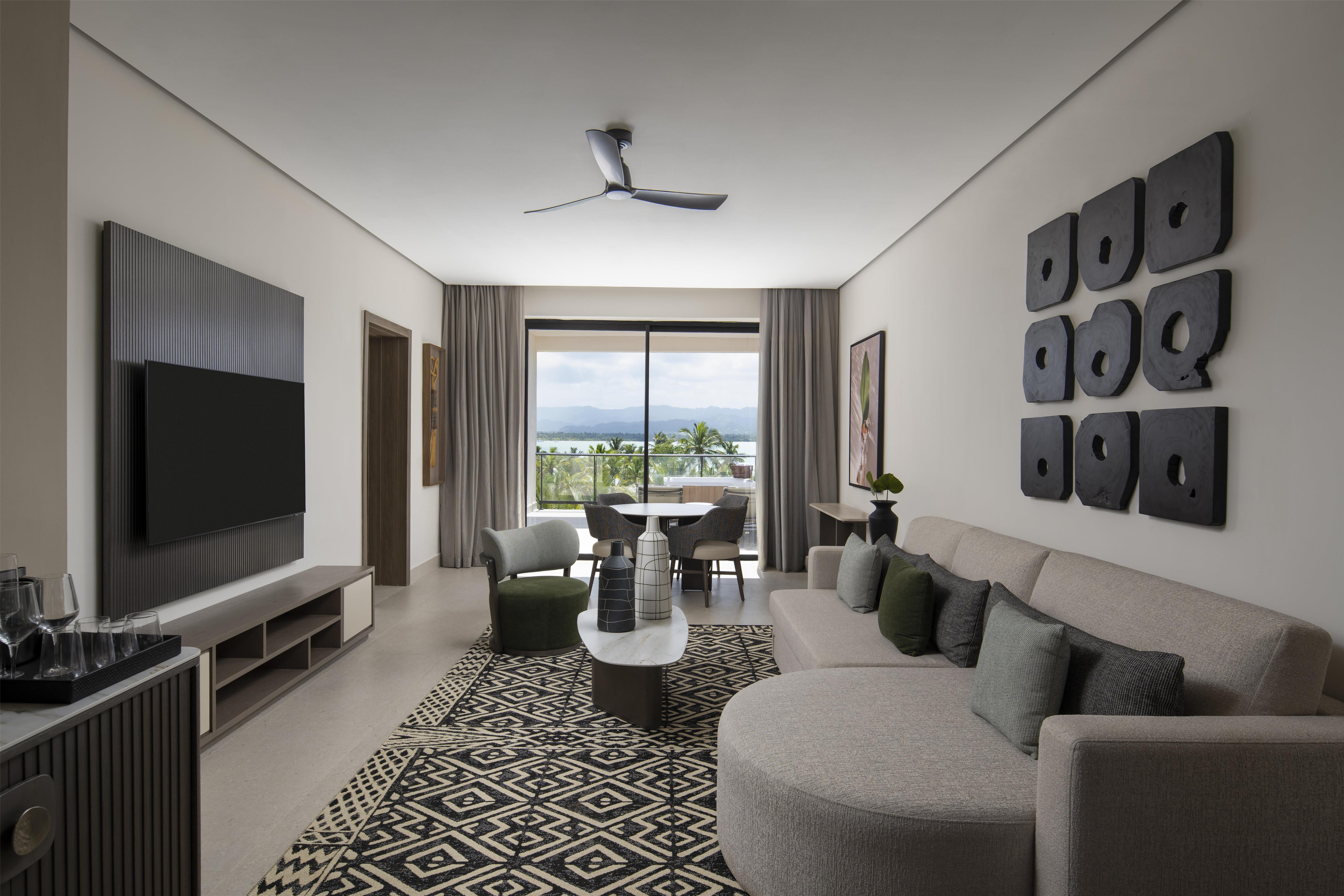 Suite with Views