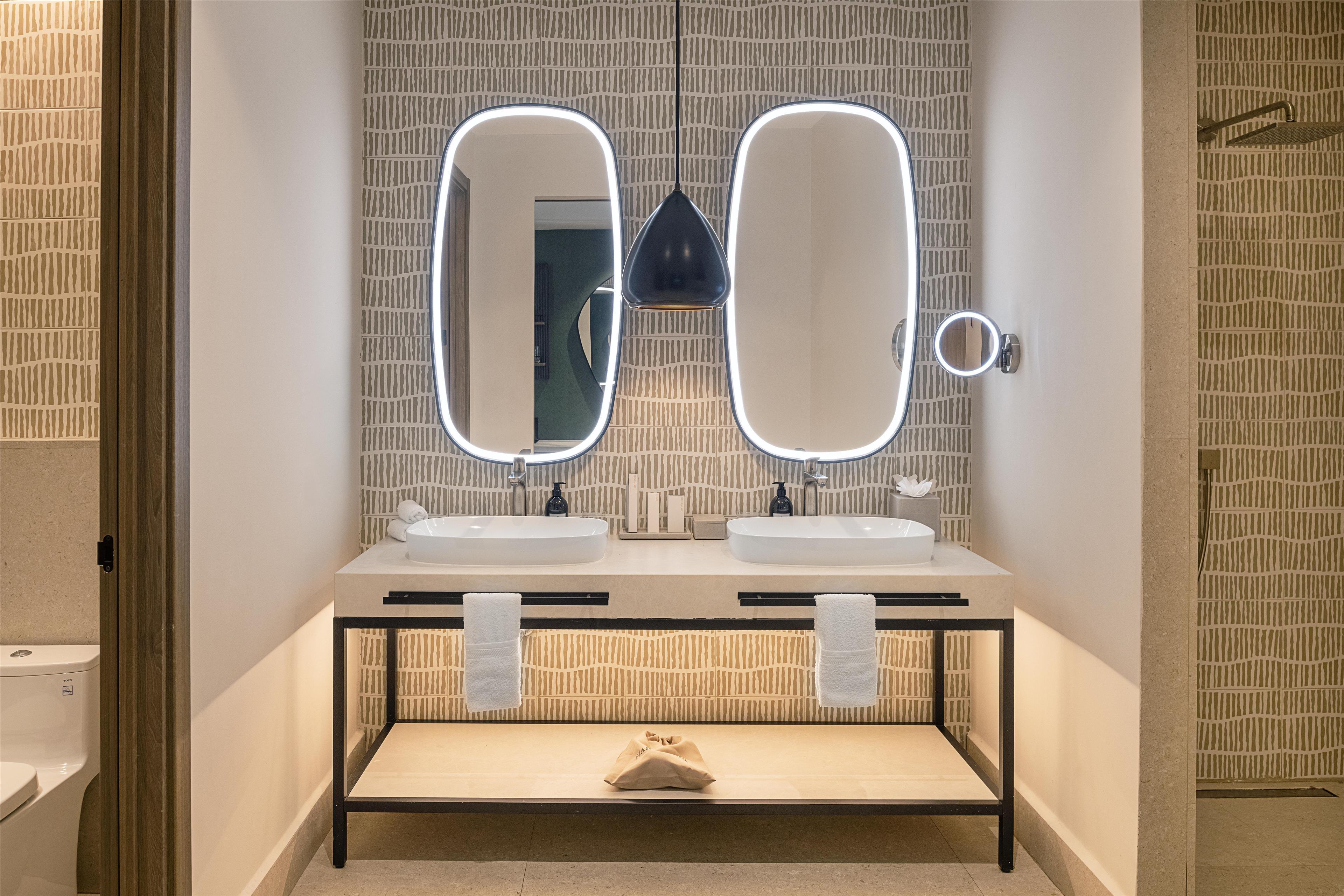 Double Two Queen Beds