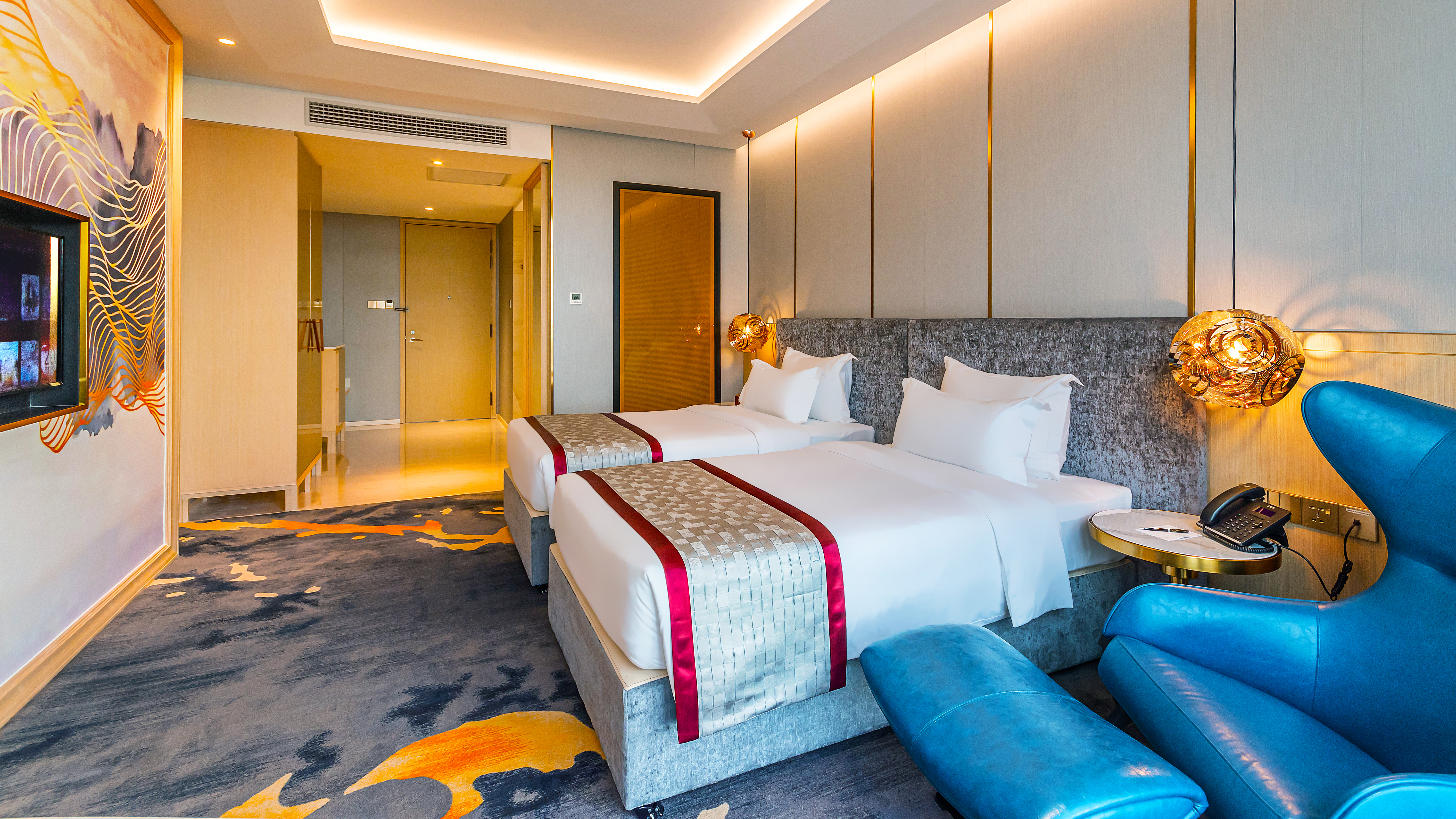 Double Deluxe Queen Bed