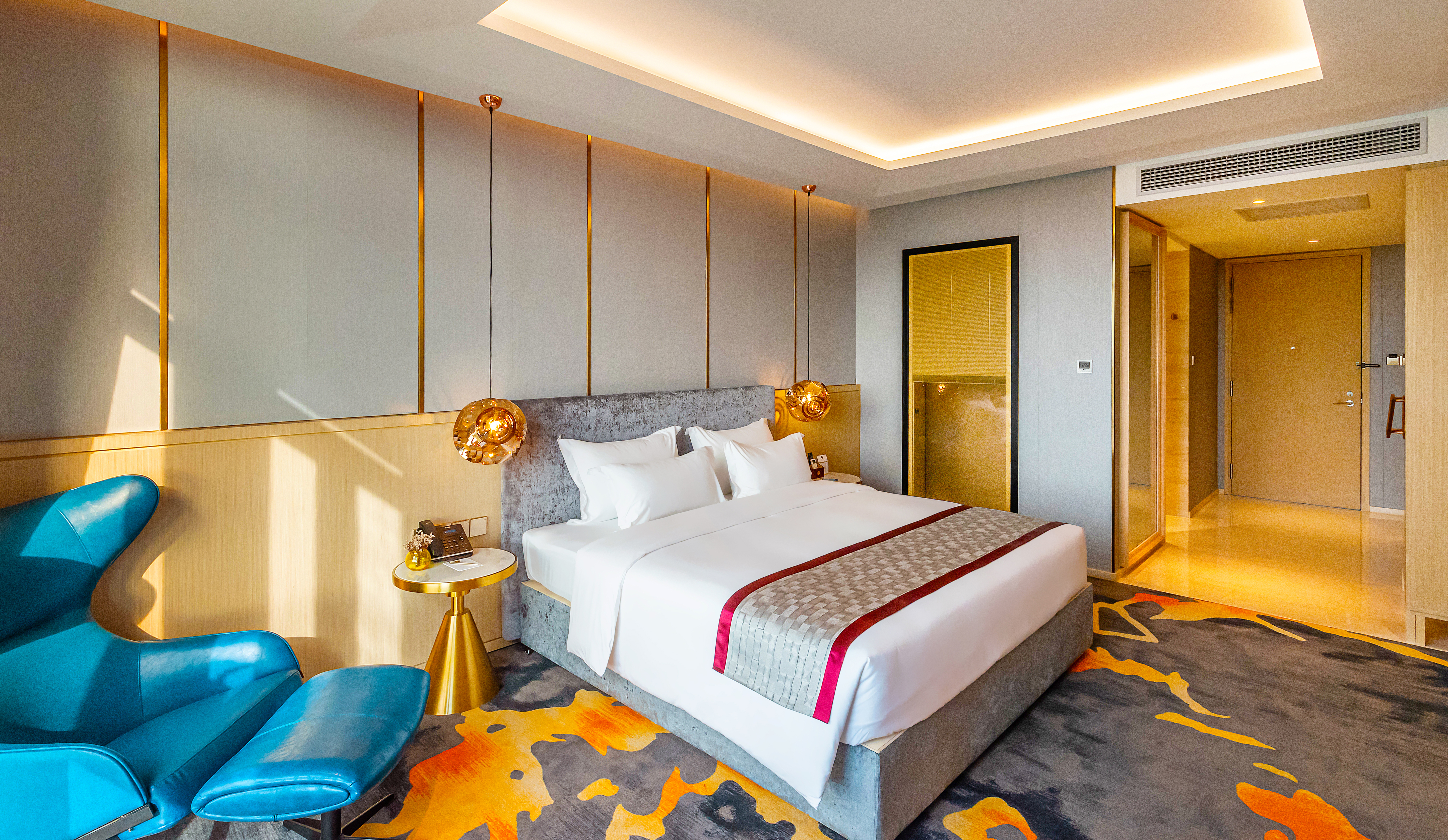 Double Deluxe King Bed