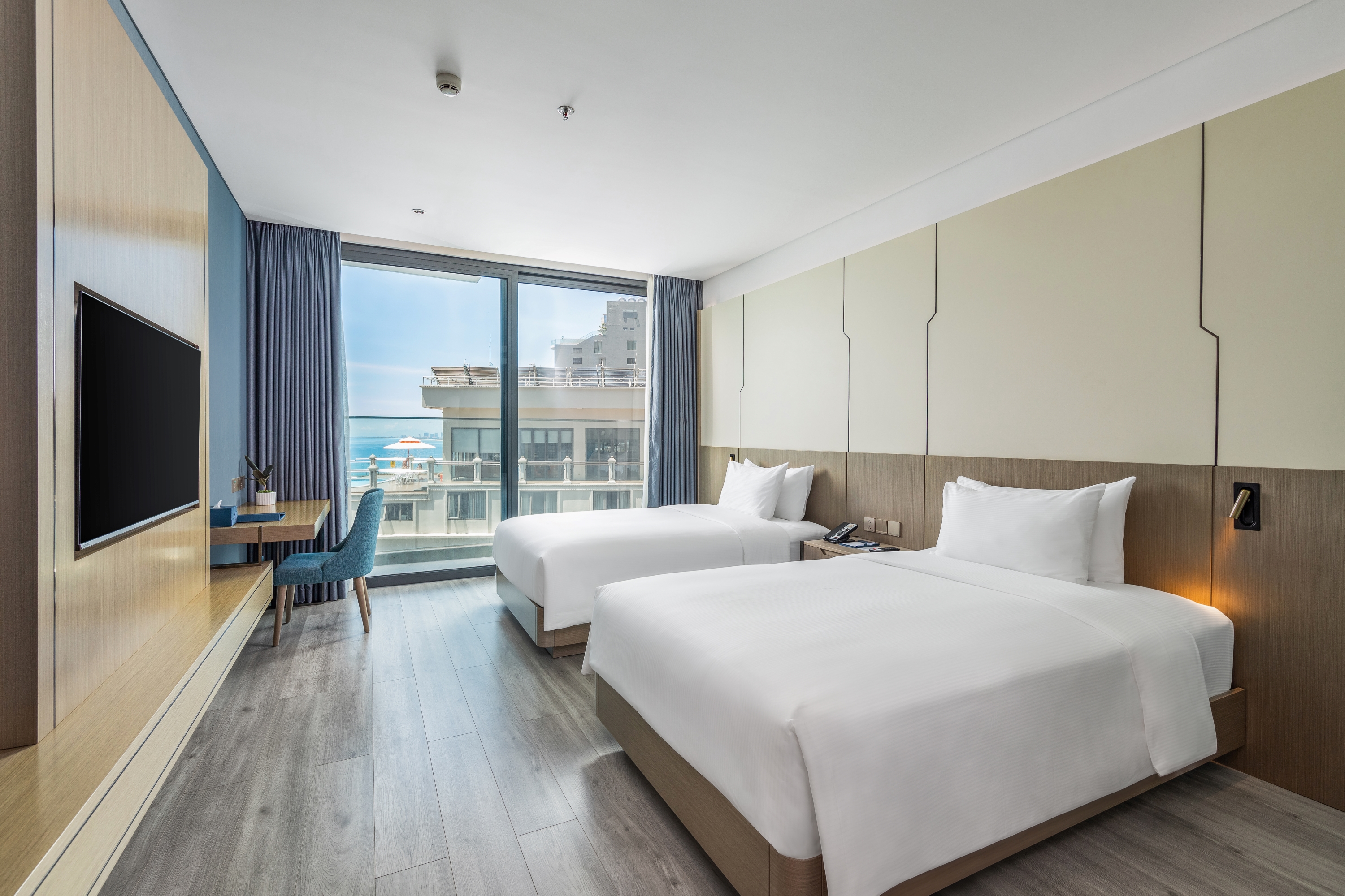 Twin Premier with Views