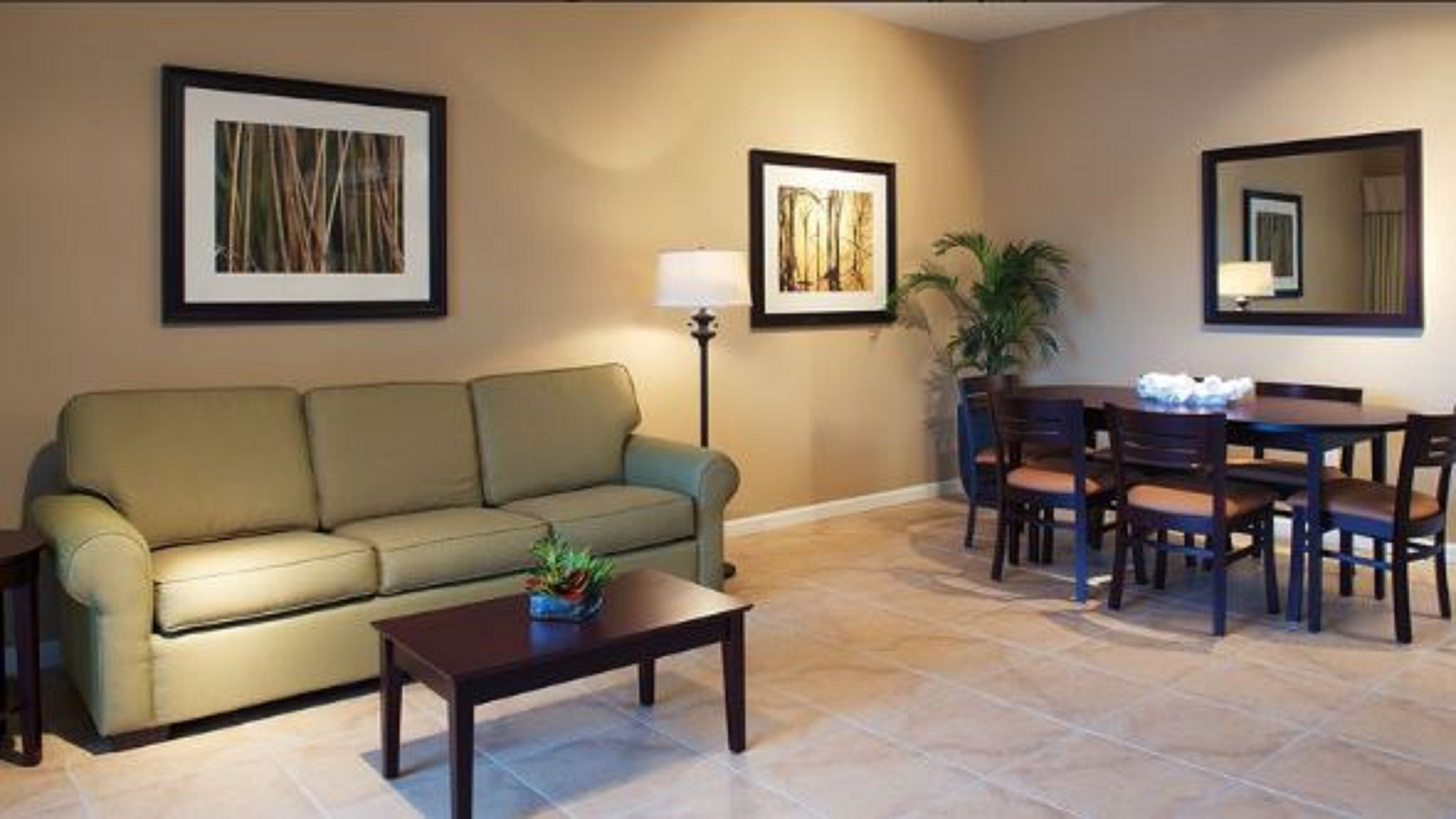 Suite Three Bedrooms Three Bathrooms