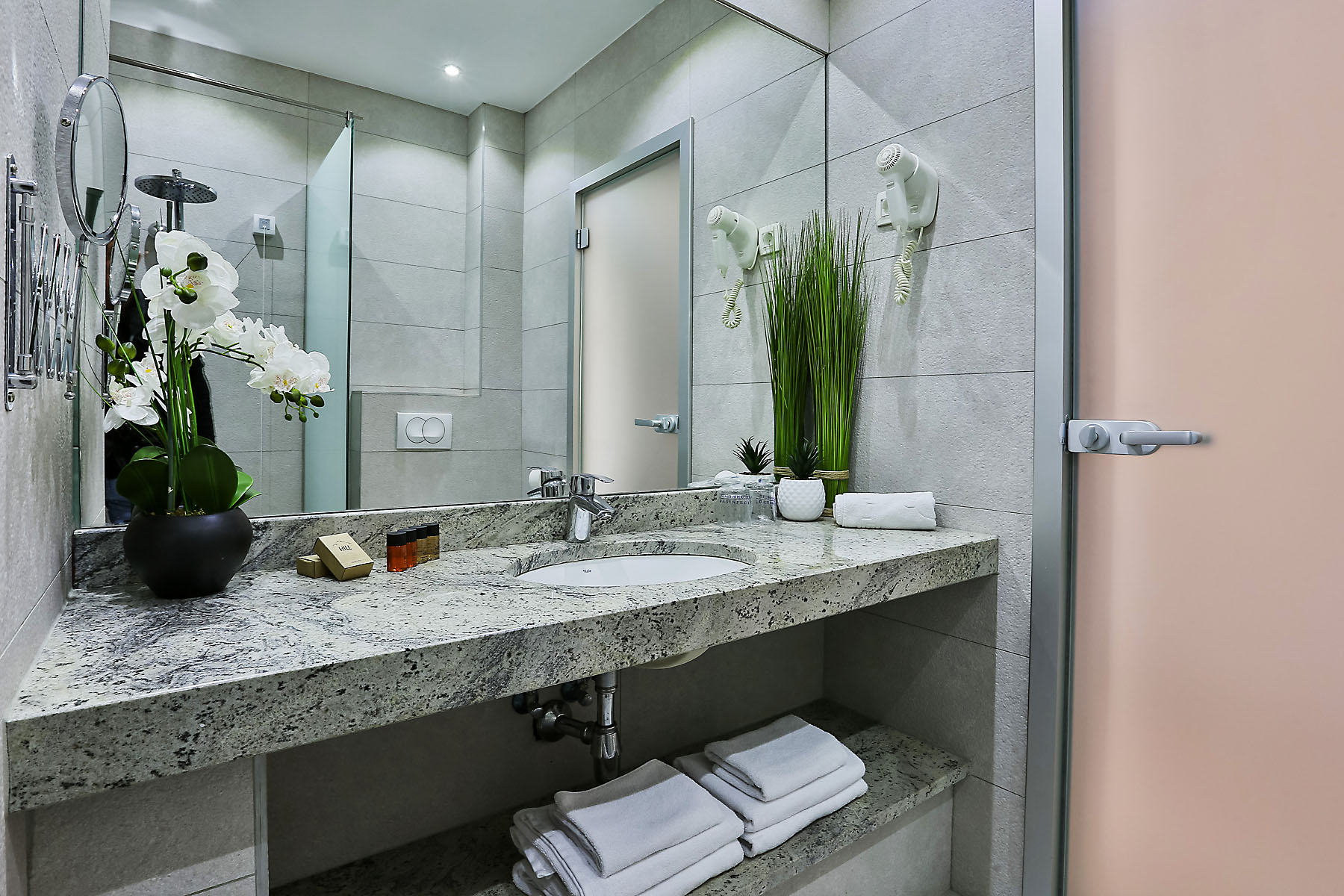 Double or Twin Standard