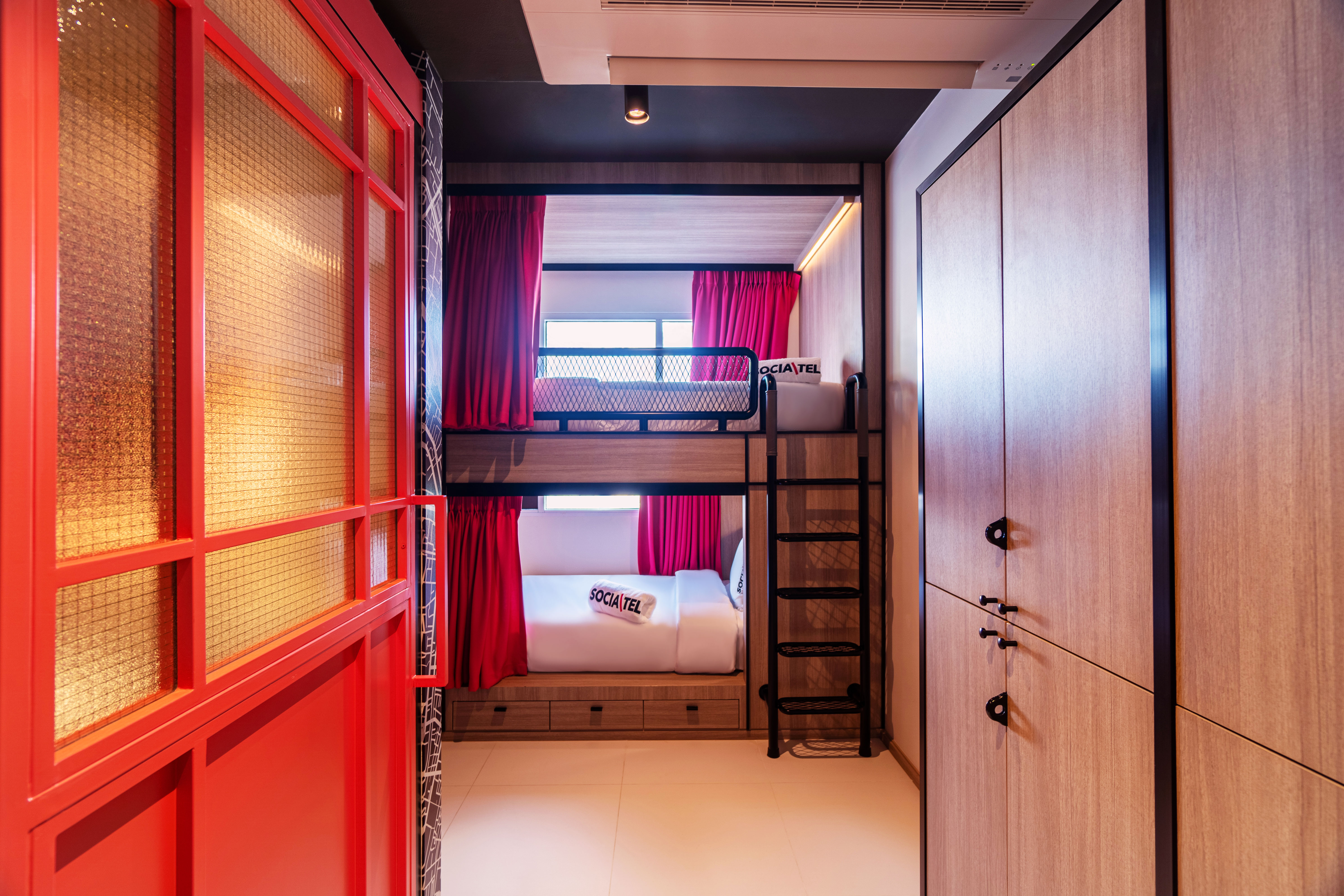 Bed in Dormitory Bunk Bed with Shared Bathroom