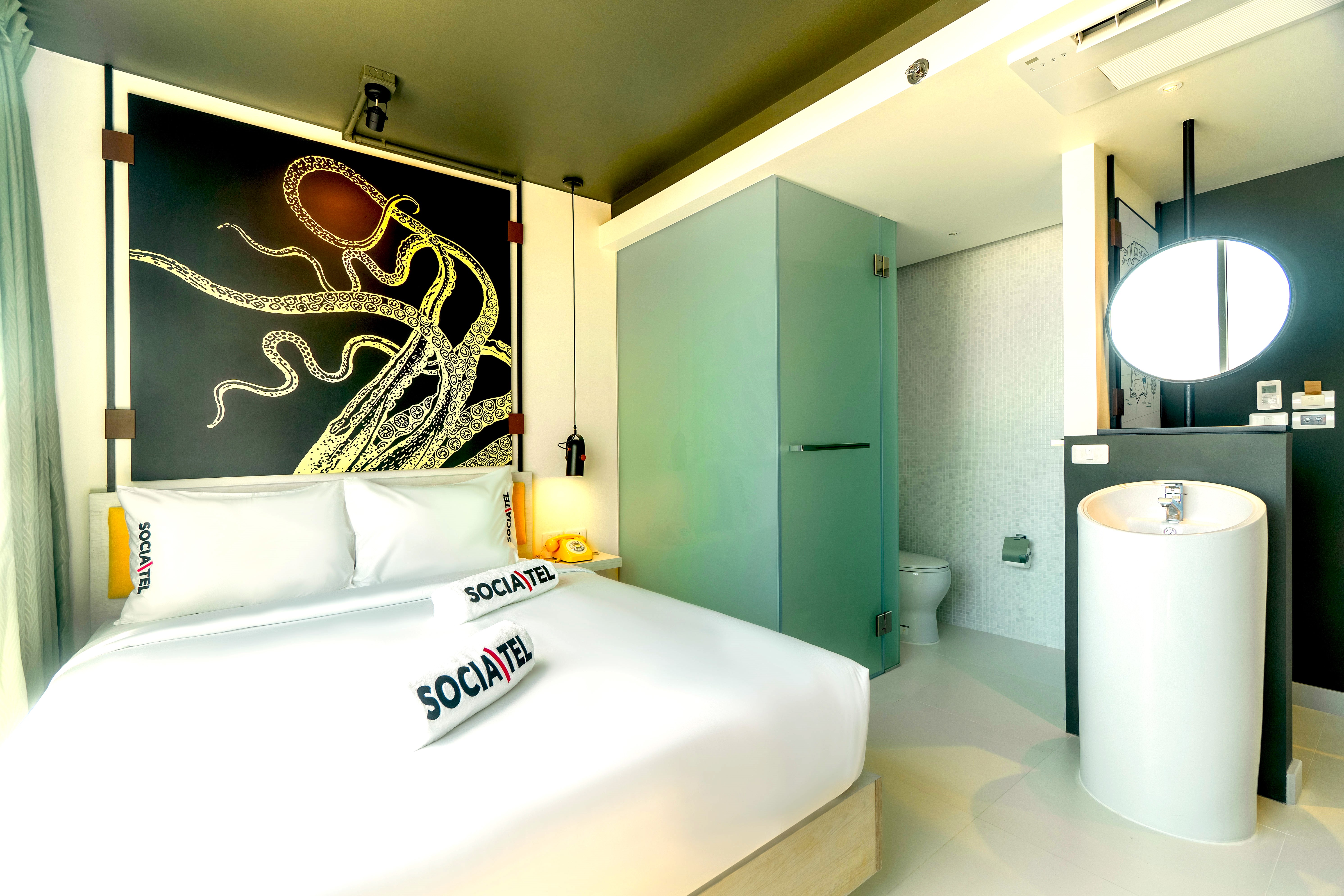 Double Queen Bed Non Smoking