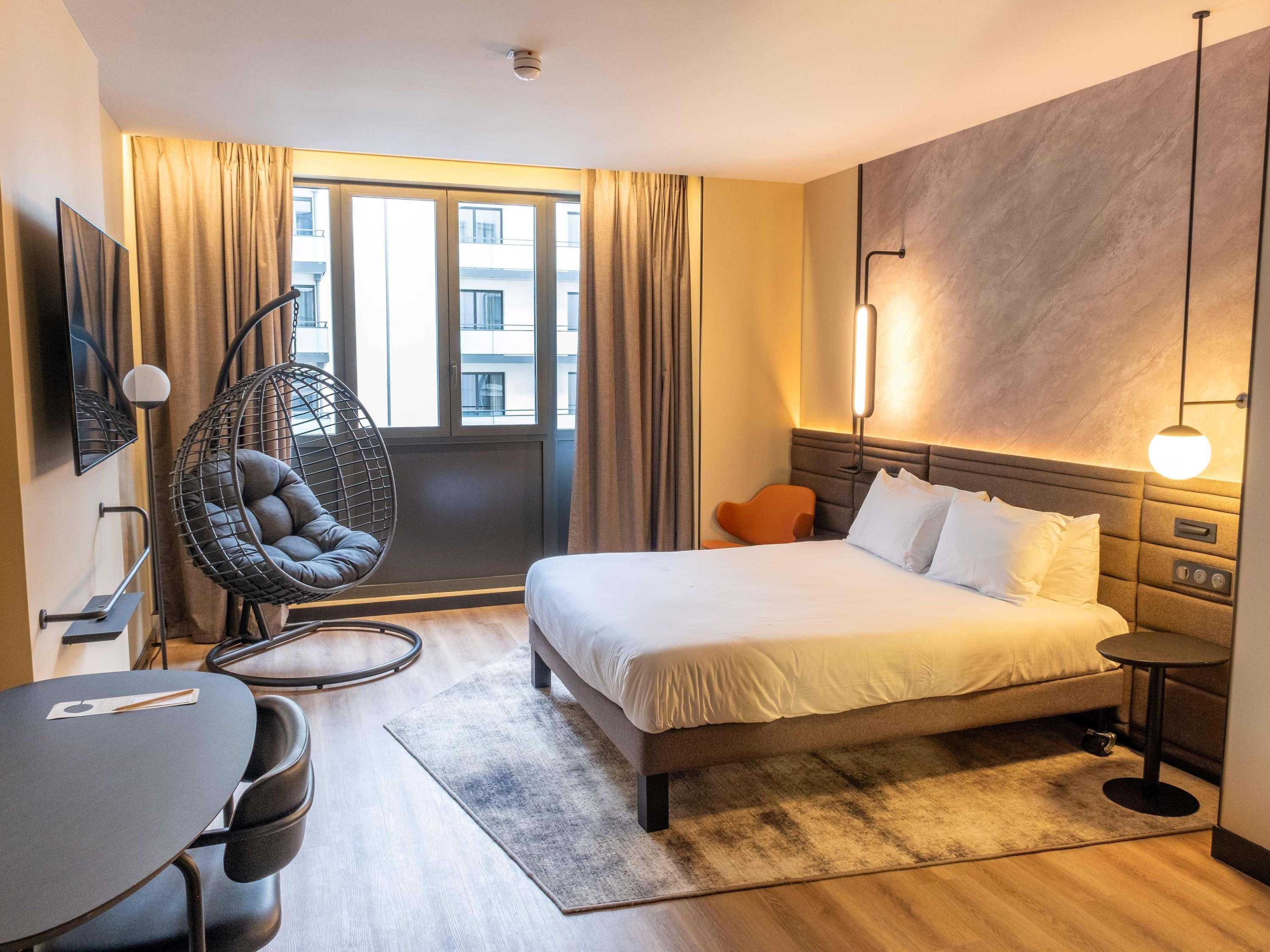 Double Classic Double Bed