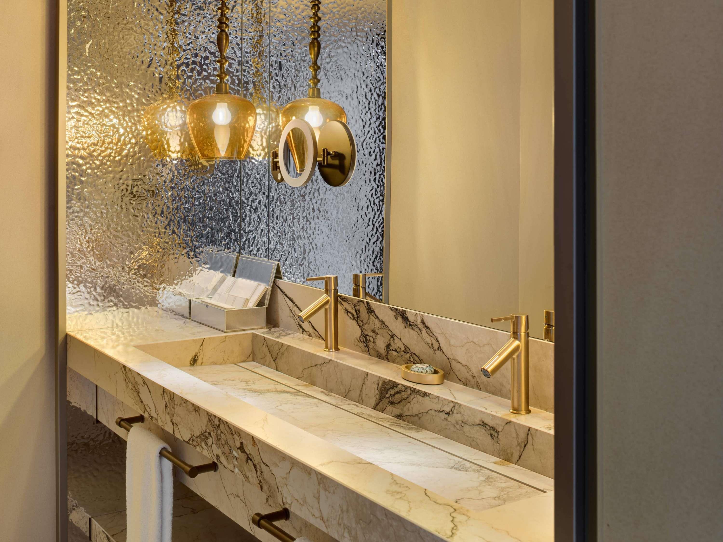 Studio King Size Bed