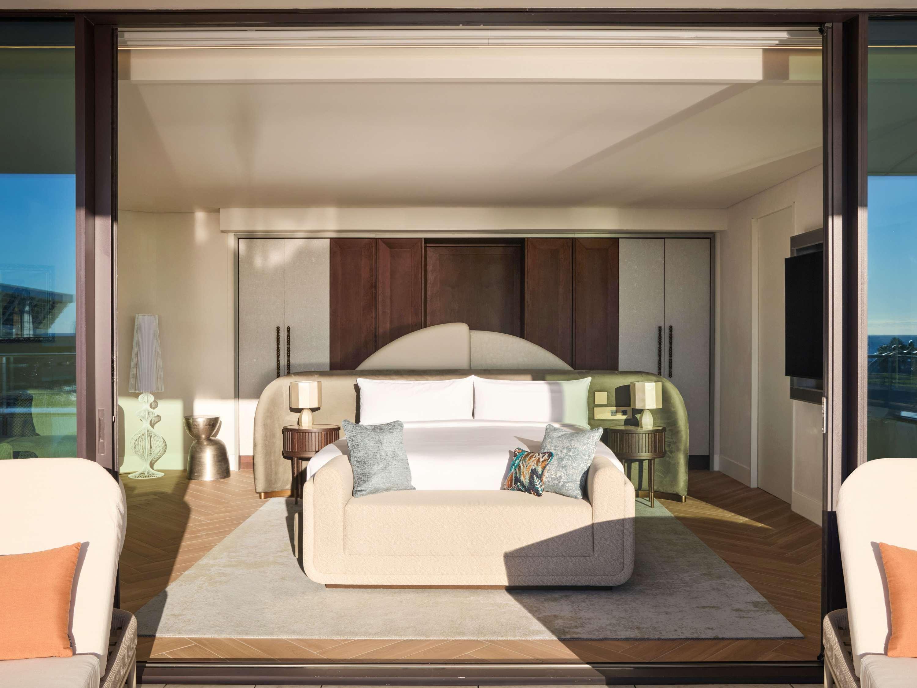 Studio King Size Bed