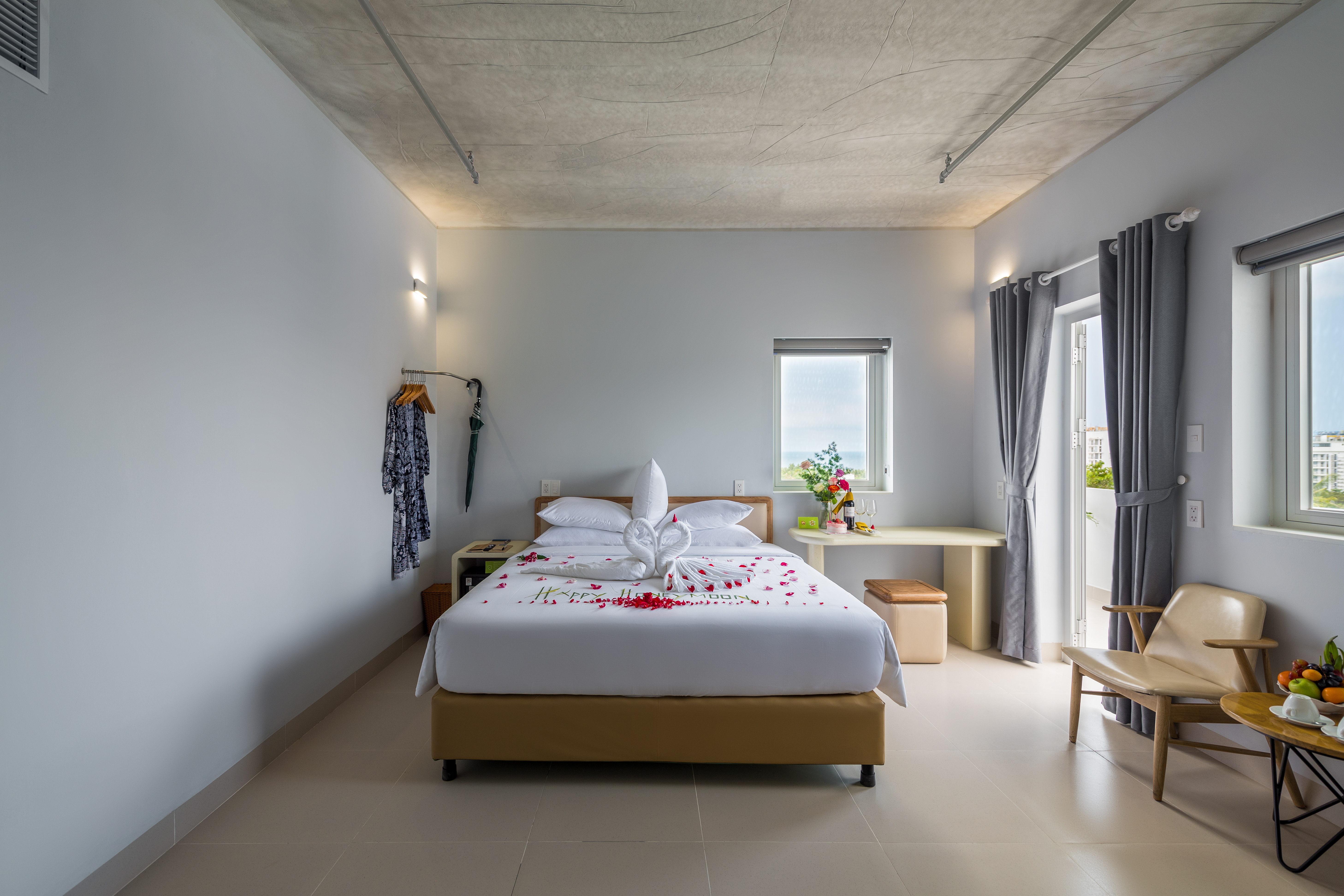 Double Deluxe One Bed