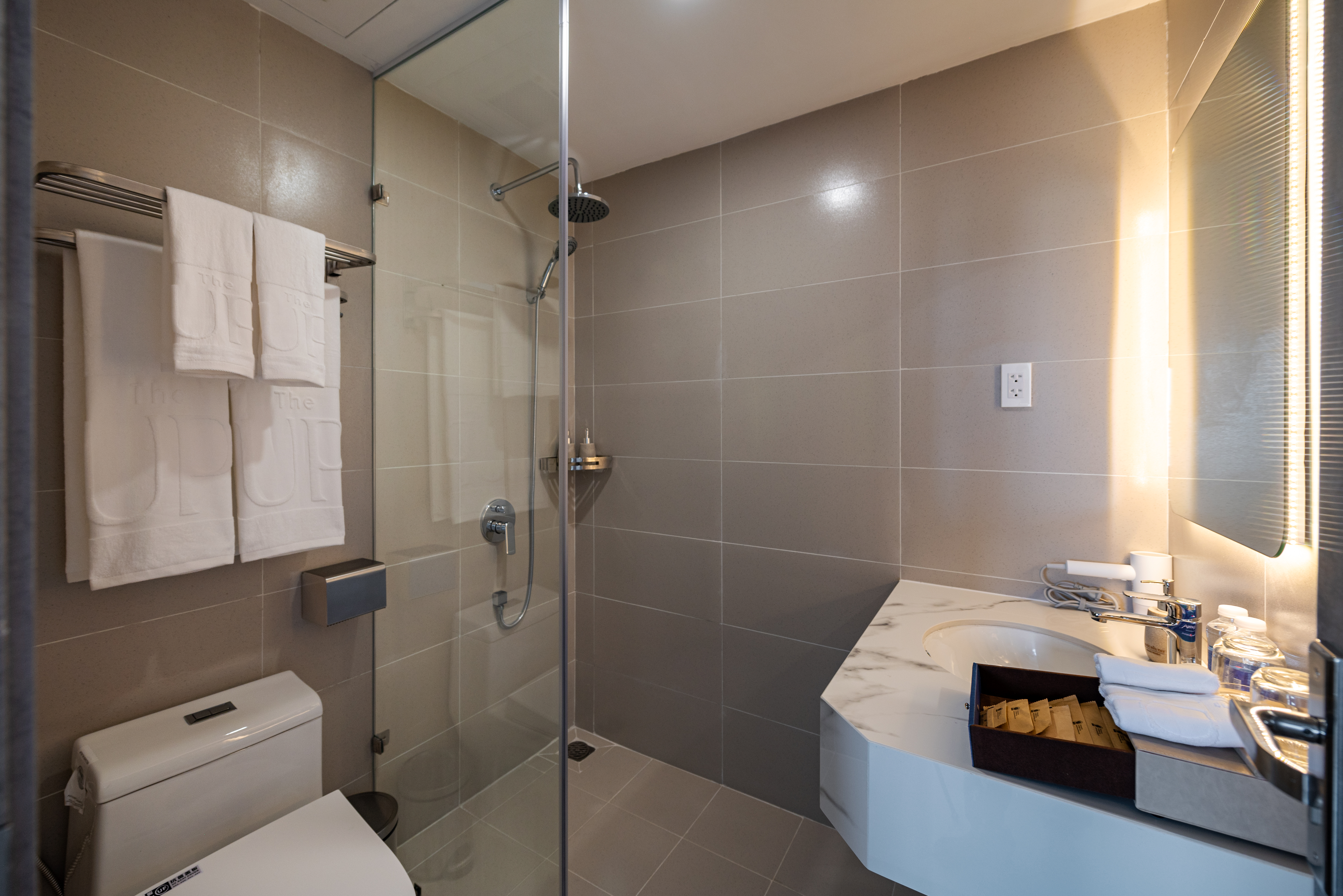 Double Deluxe One Bed