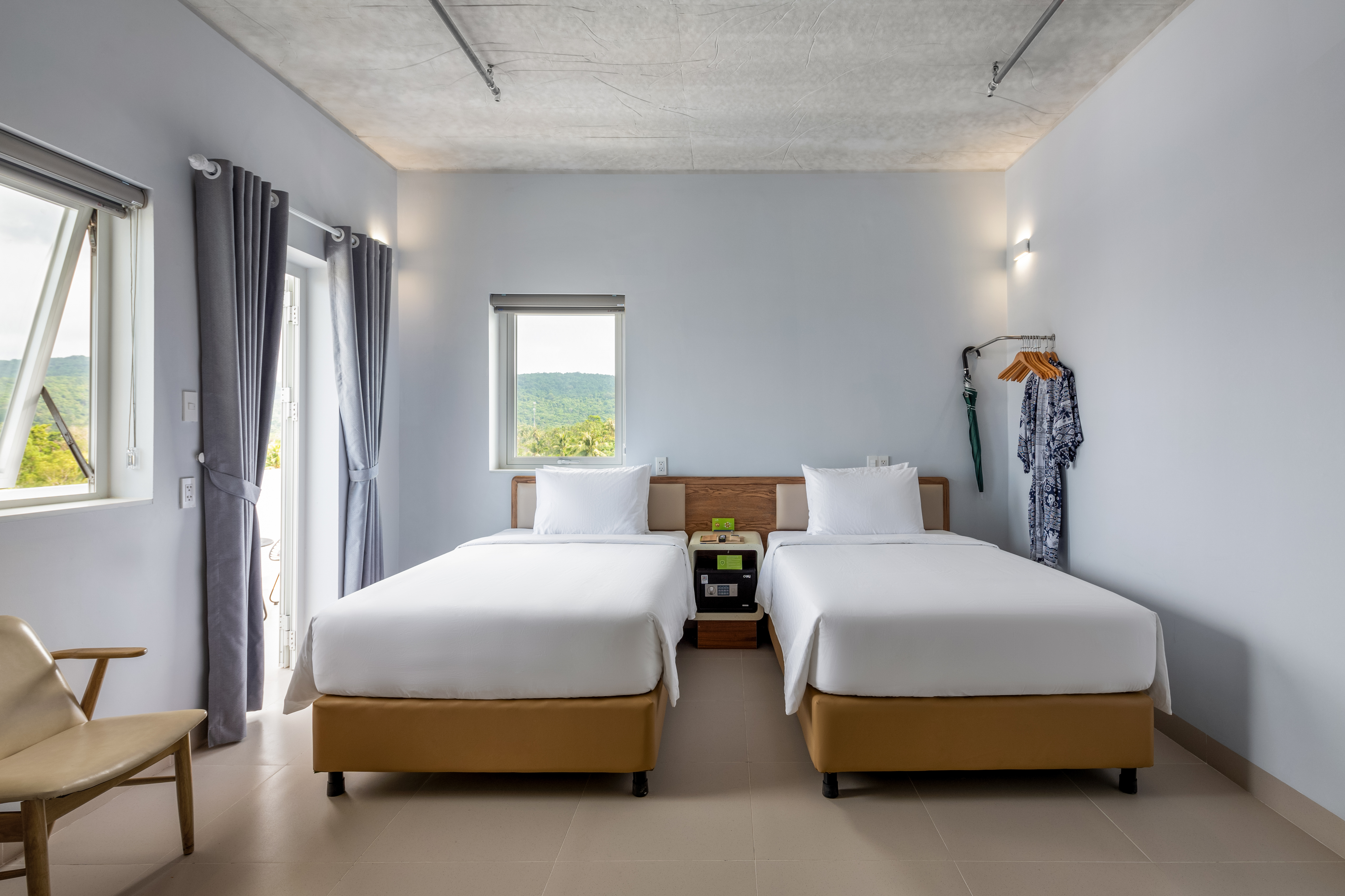 Twin Deluxe Two Beds