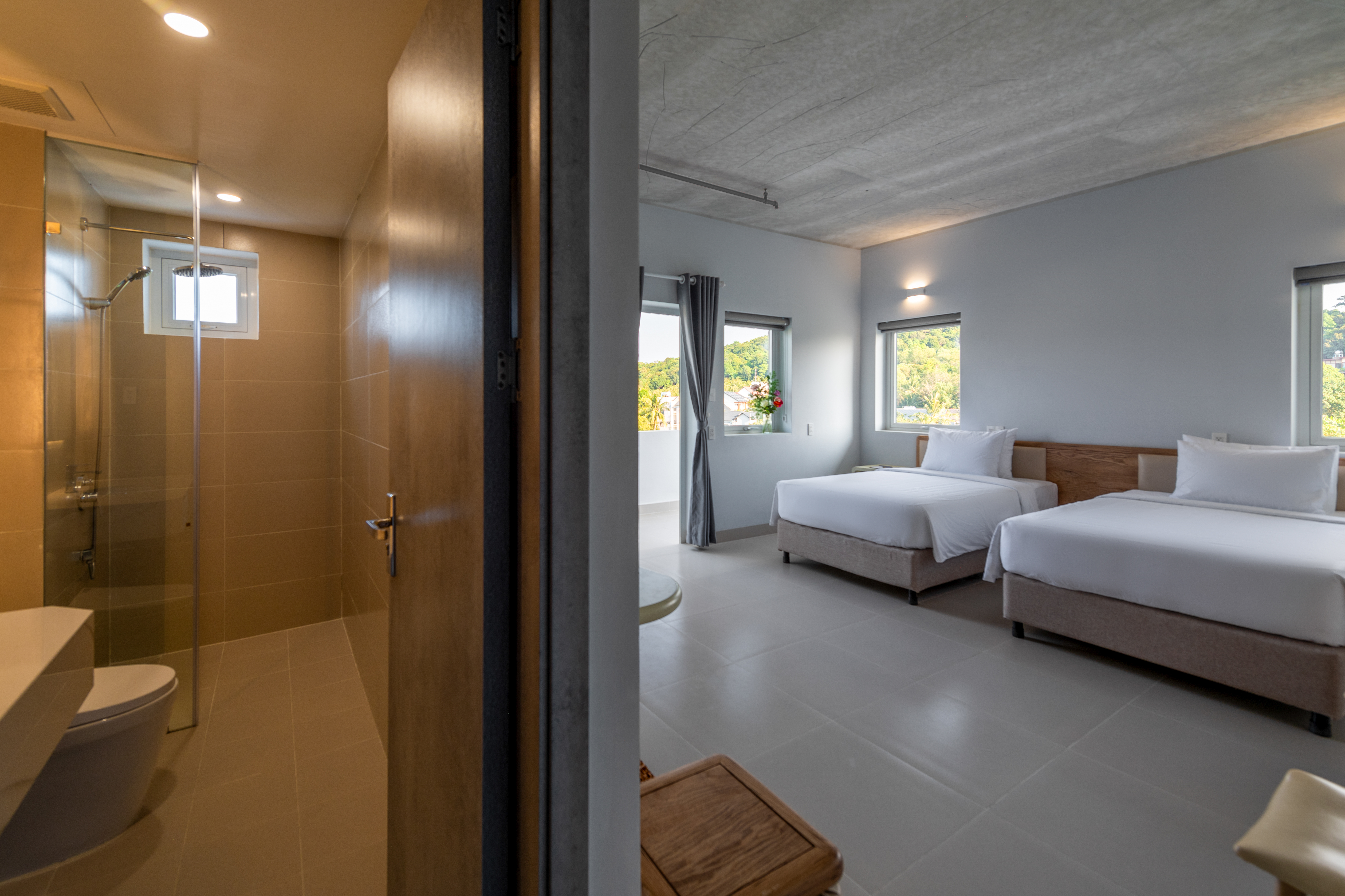 Triple Deluxe Two Beds