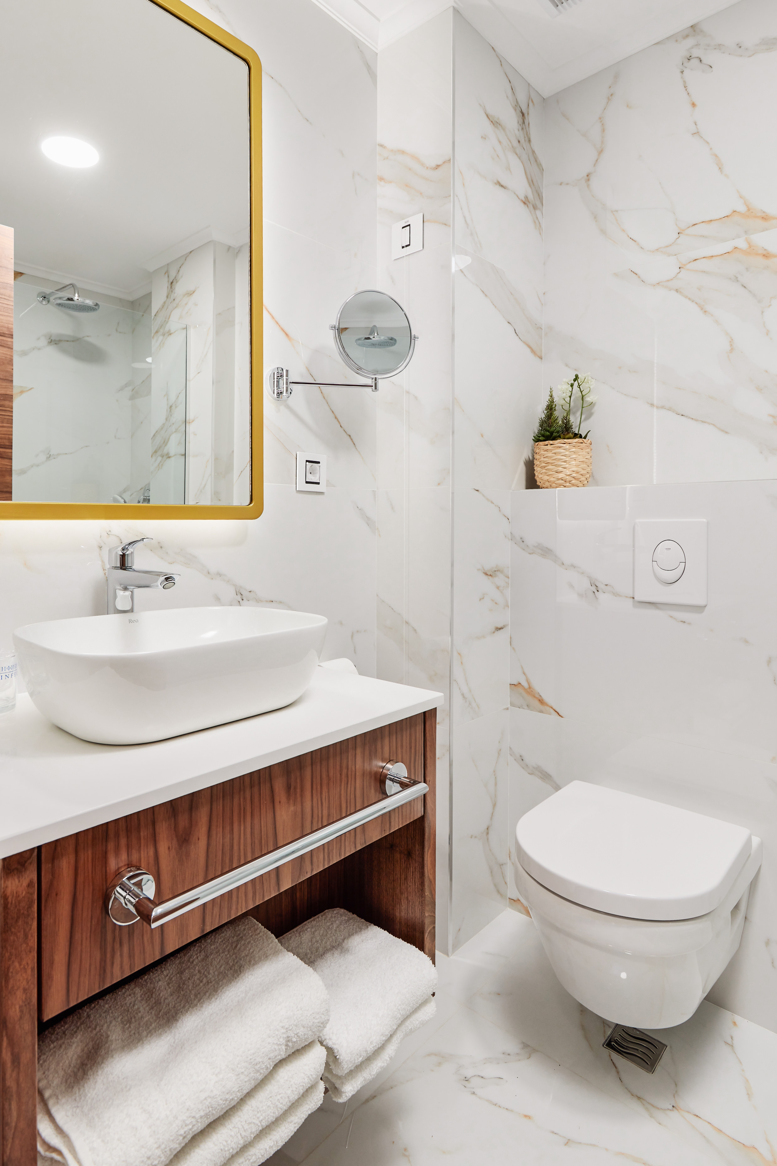 Double or Twin Standard