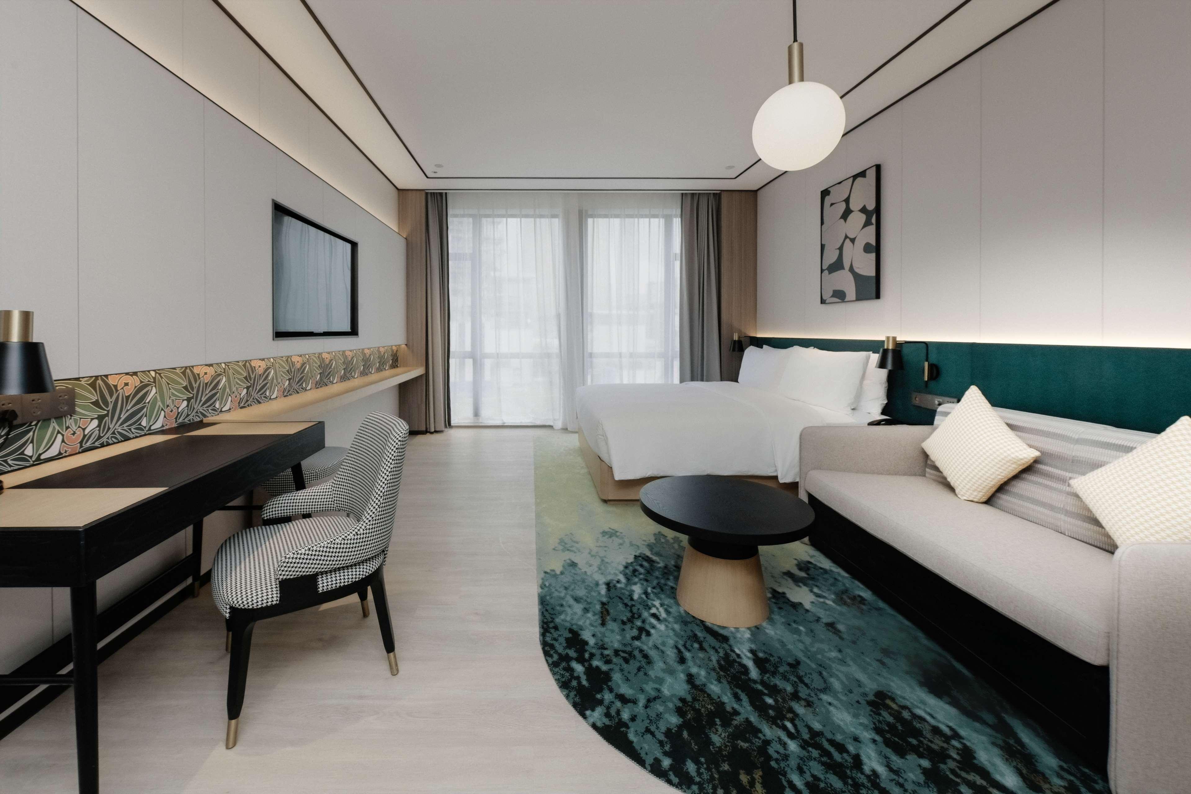 Double Accessible King Size Bed