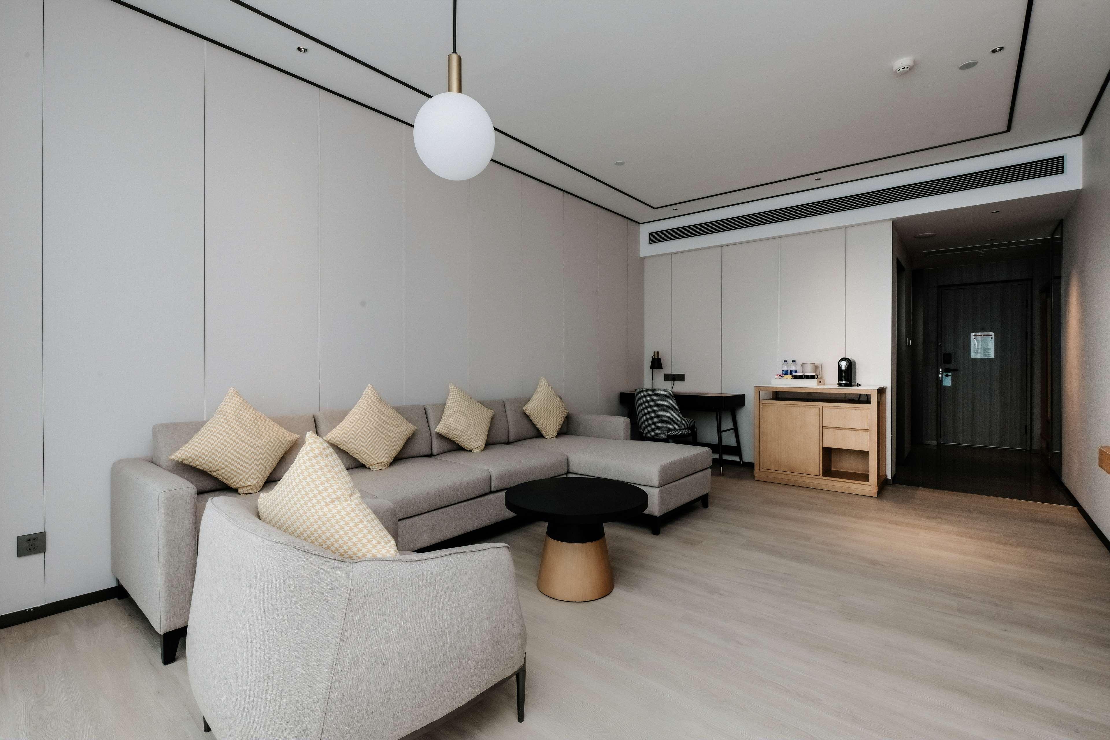 Suite Deluxe King Bed