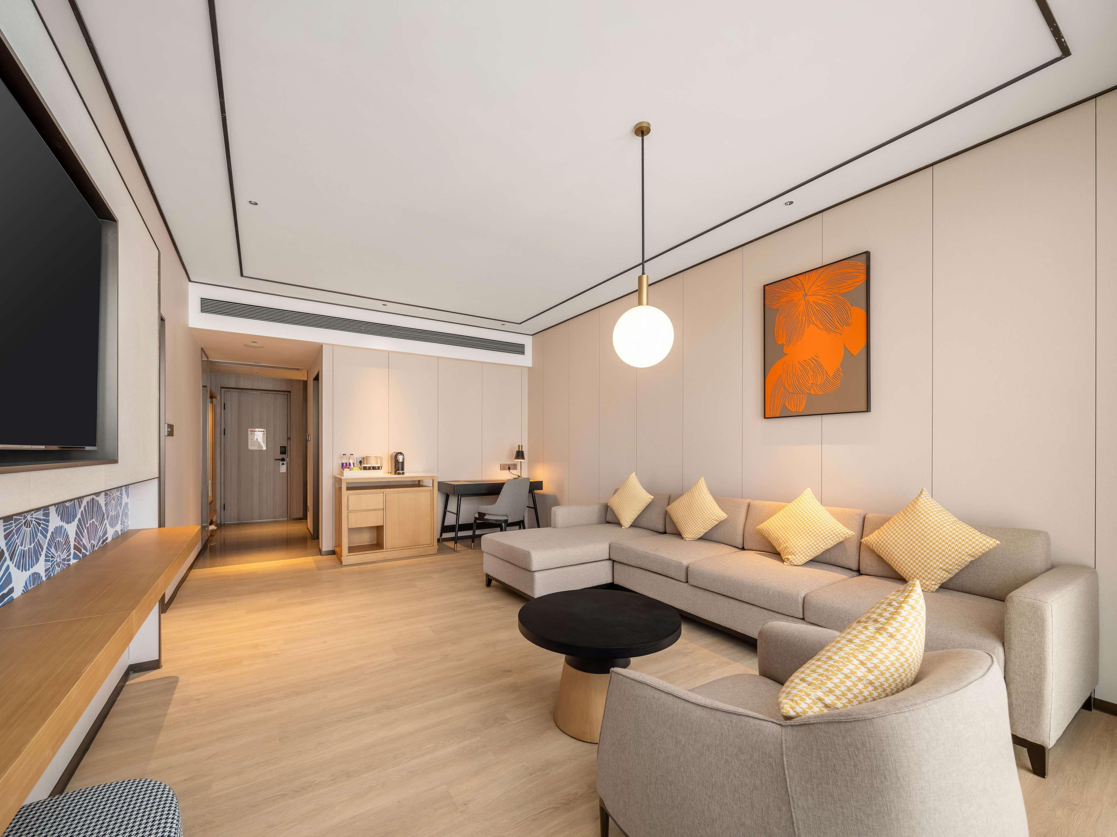 Suite Deluxe King Bed