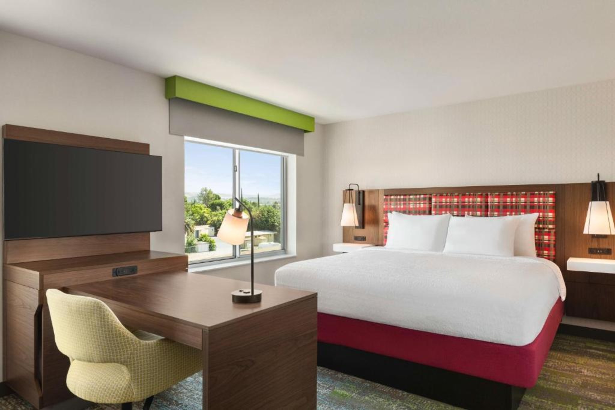 Studio Accessible King Size Bed