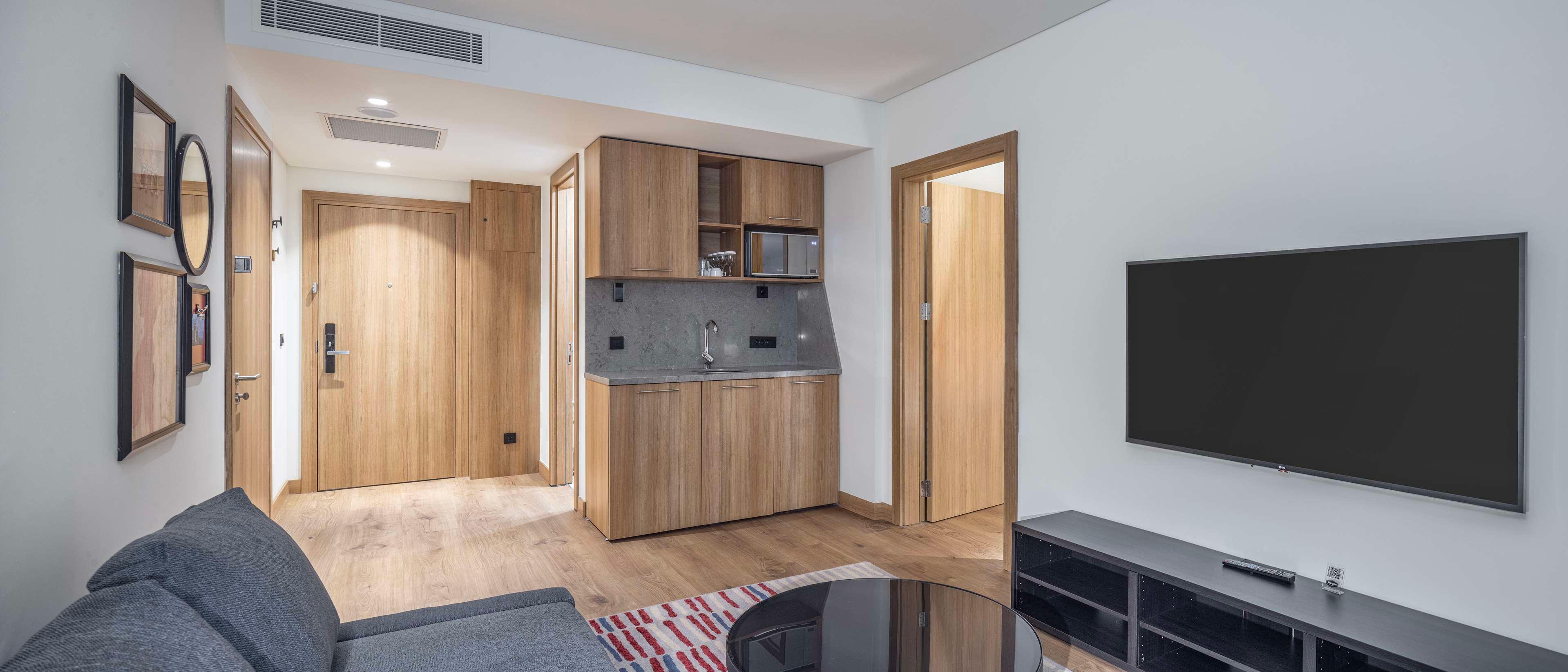 Studio King Size Bed