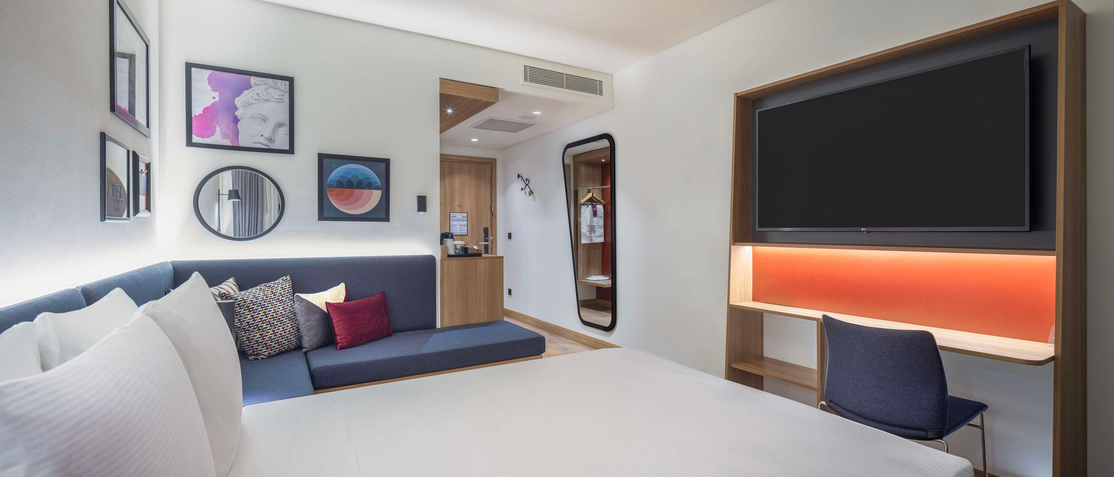 Double Queen Size Bed