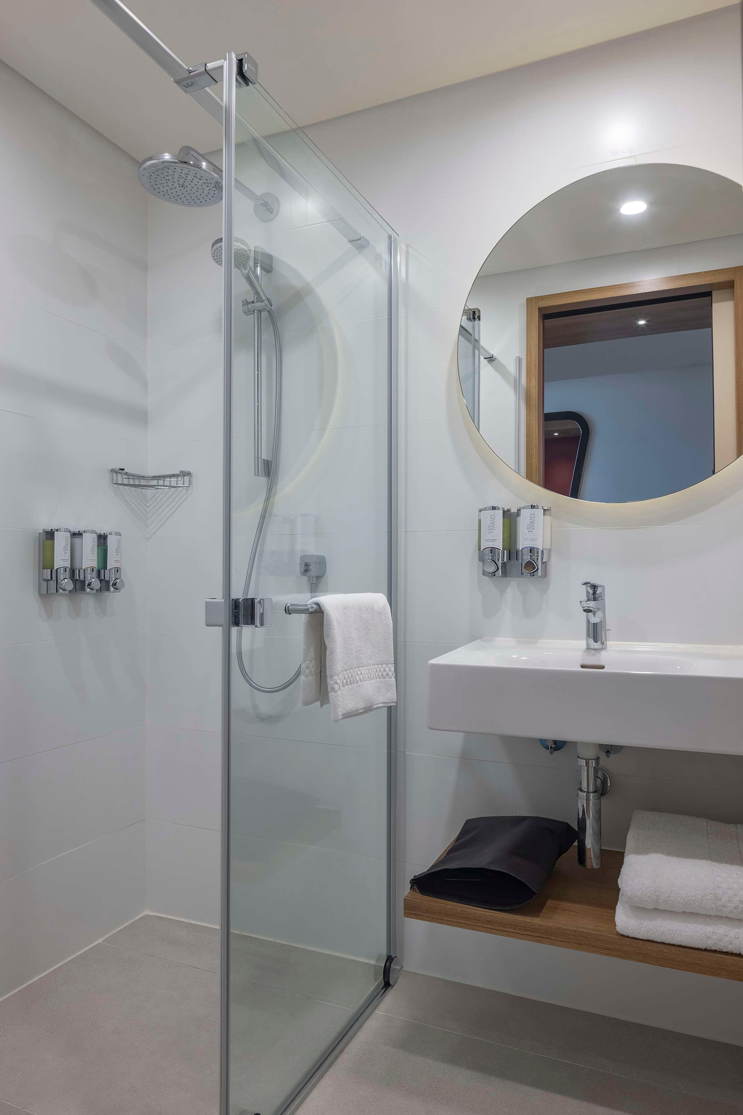 Studio King Size Bed