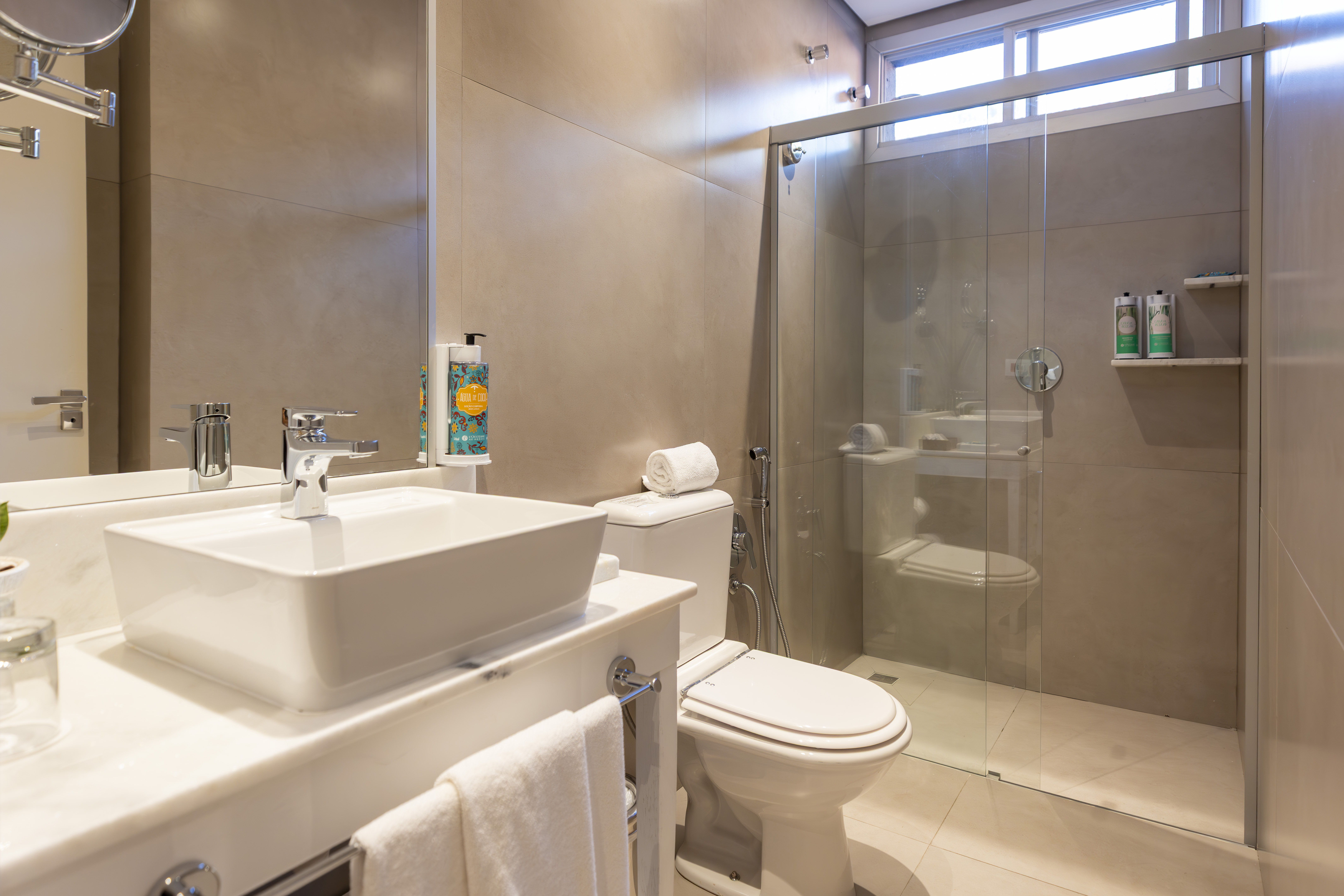 Single Superior Queen Bed