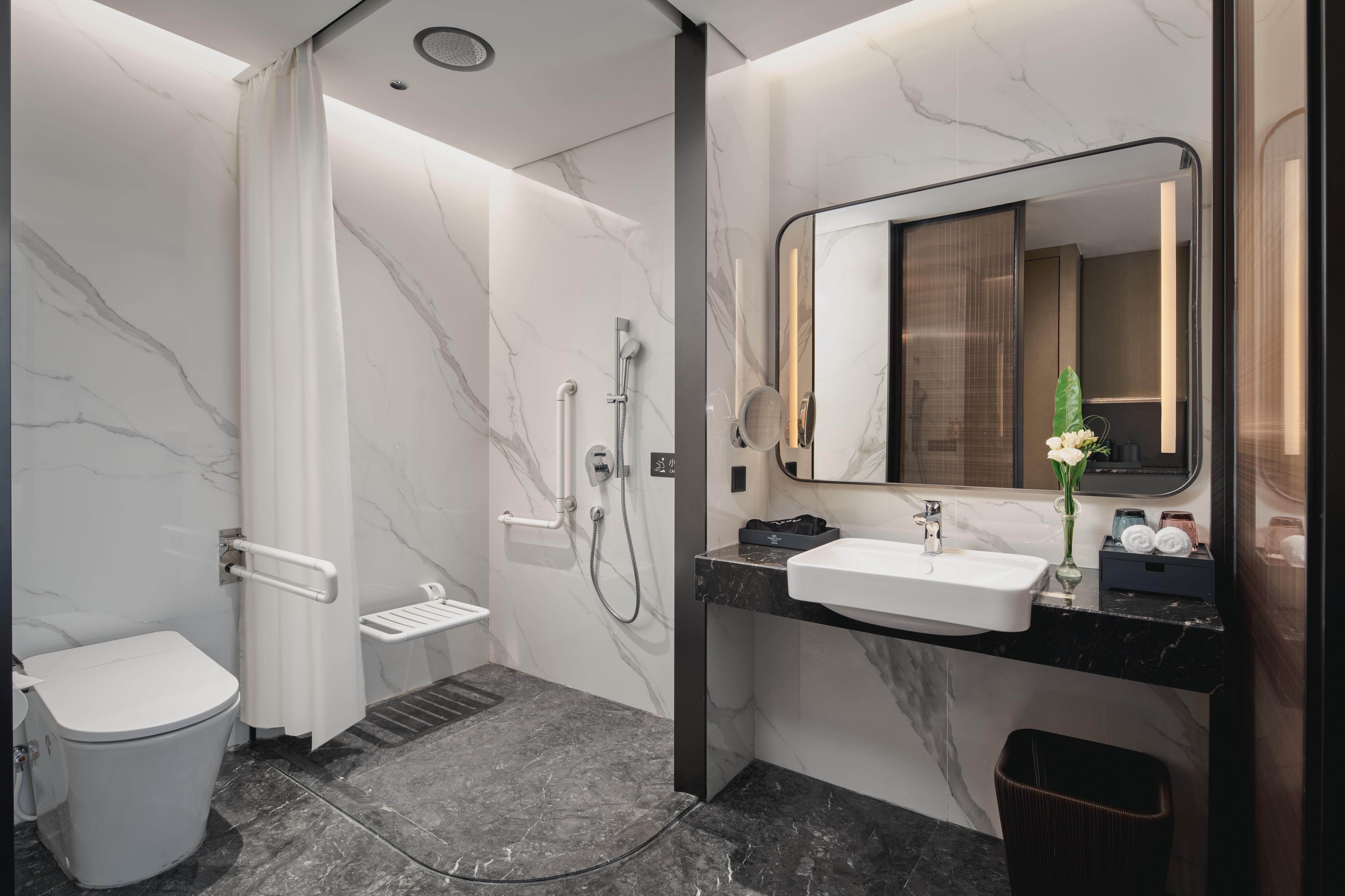 Double Accessible King Size Bed