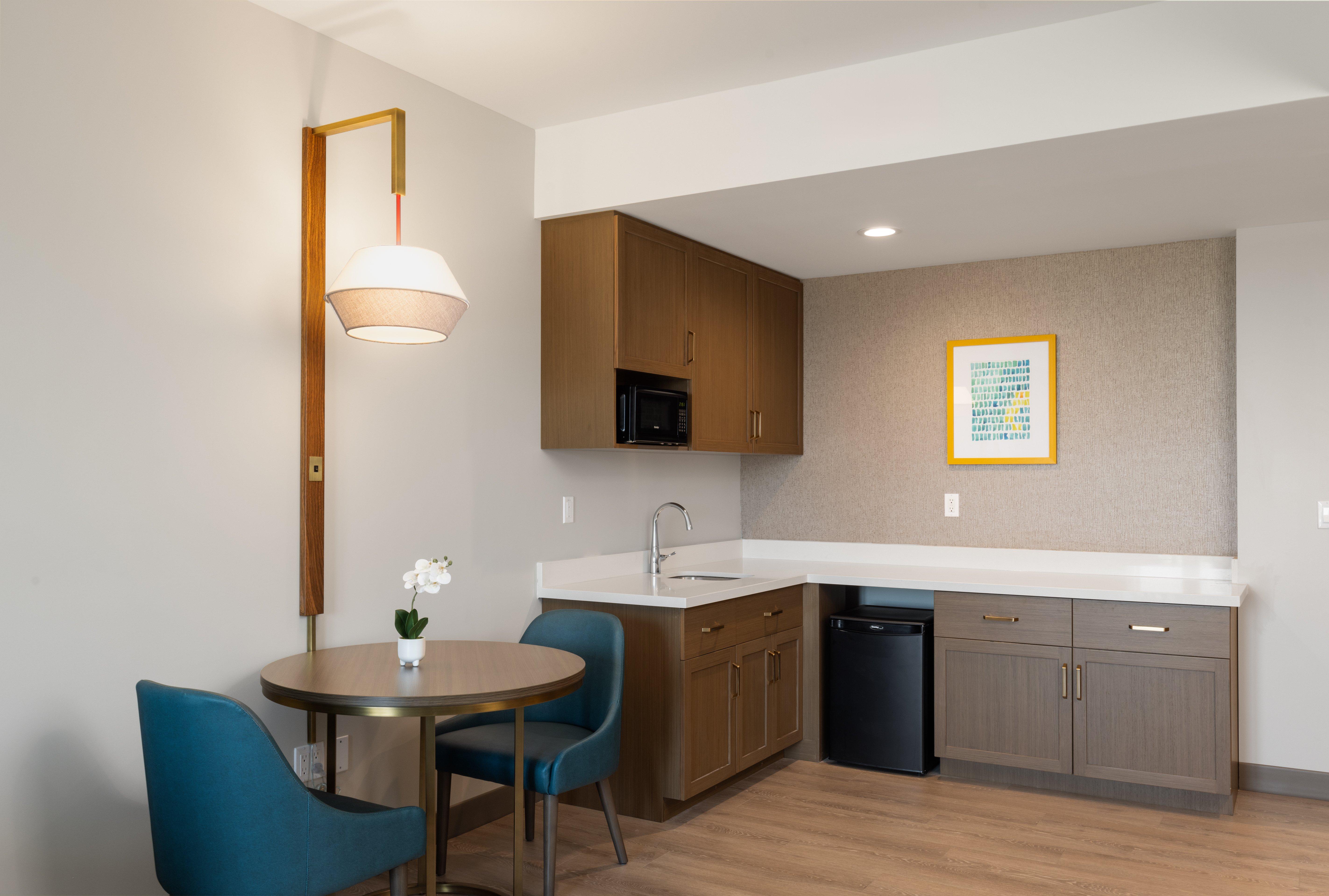 Suite Two Queen Beds One Bedroom