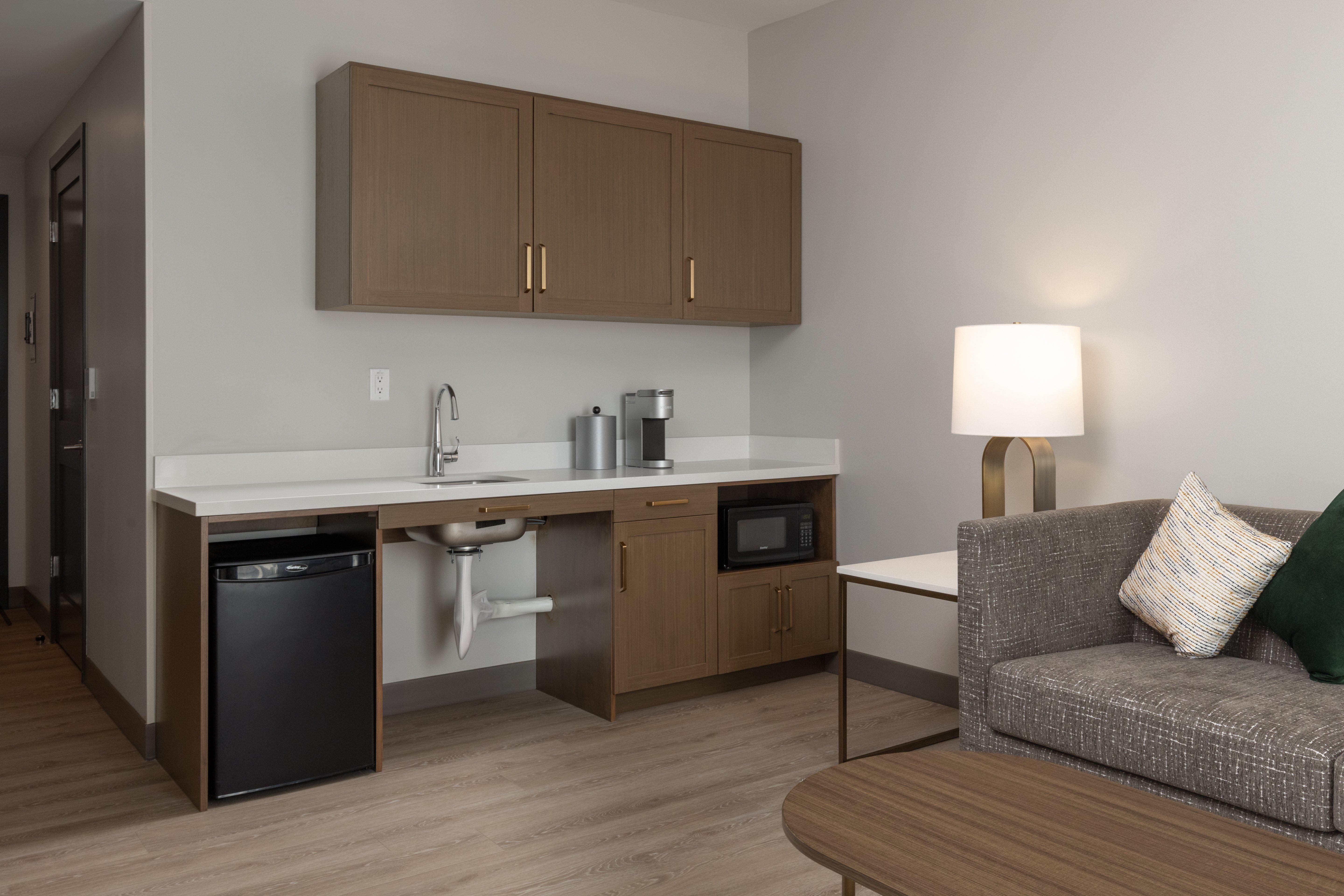 Suite Accessible King Size Bed