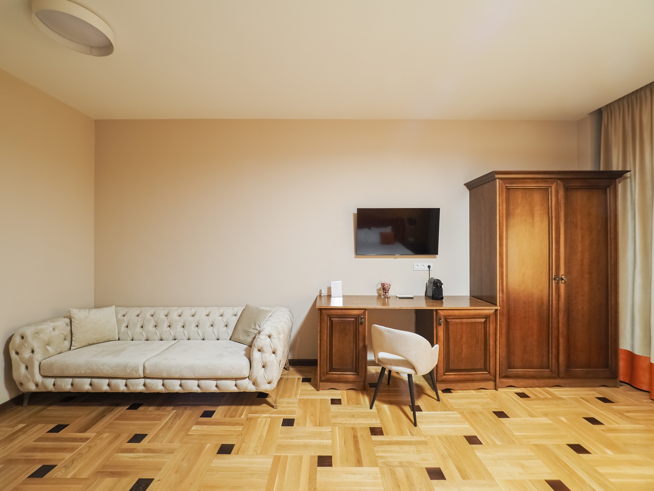 Double Deluxe King Bed