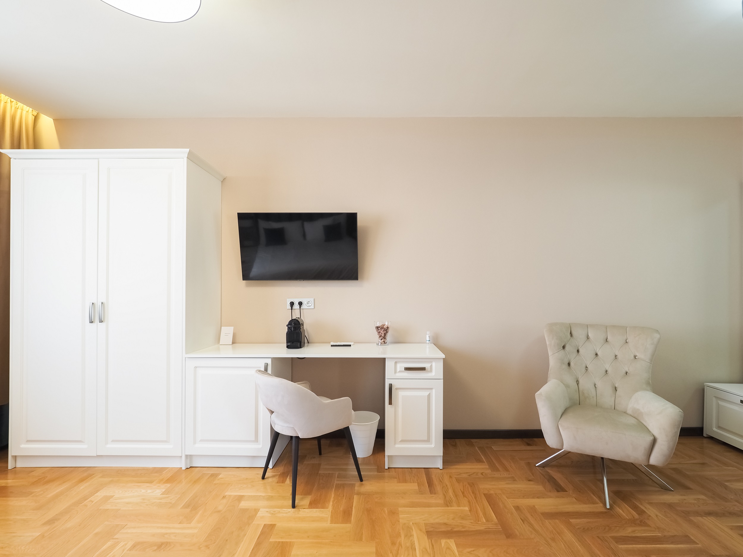 Double Deluxe King Bed