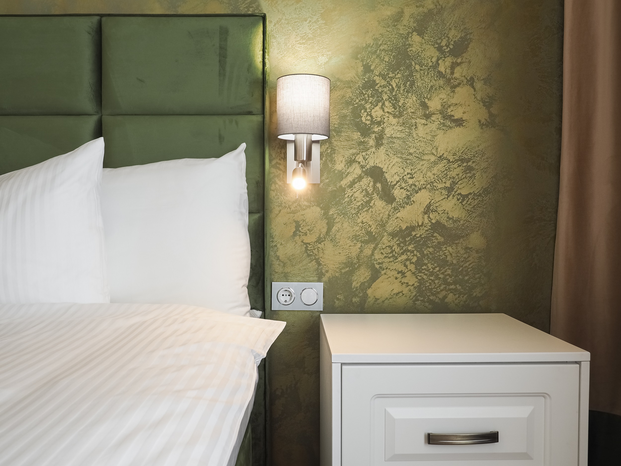 Double Deluxe King Bed